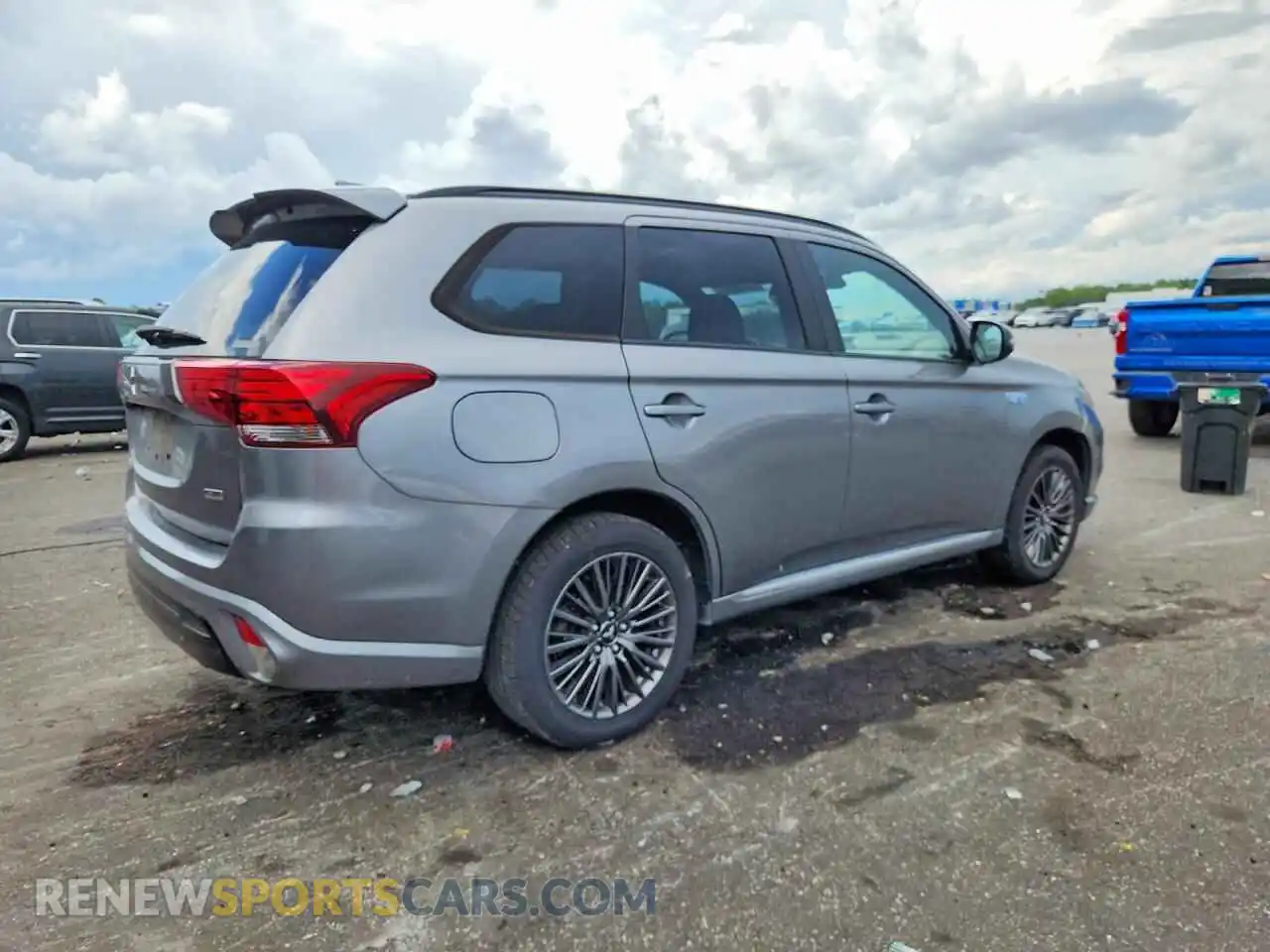 3 Photograph of a damaged car JA4J2VA78MZ000637 MITSUBISHI OUTLANDER 2021