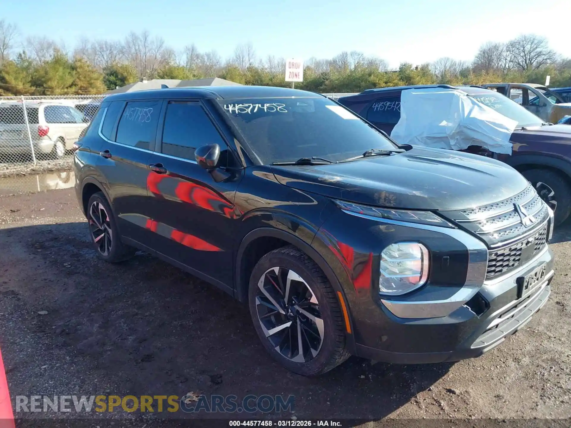 1 Photograph of a damaged car JA4J4TA8XNZ035138 MITSUBISHI OUTLANDER 2022