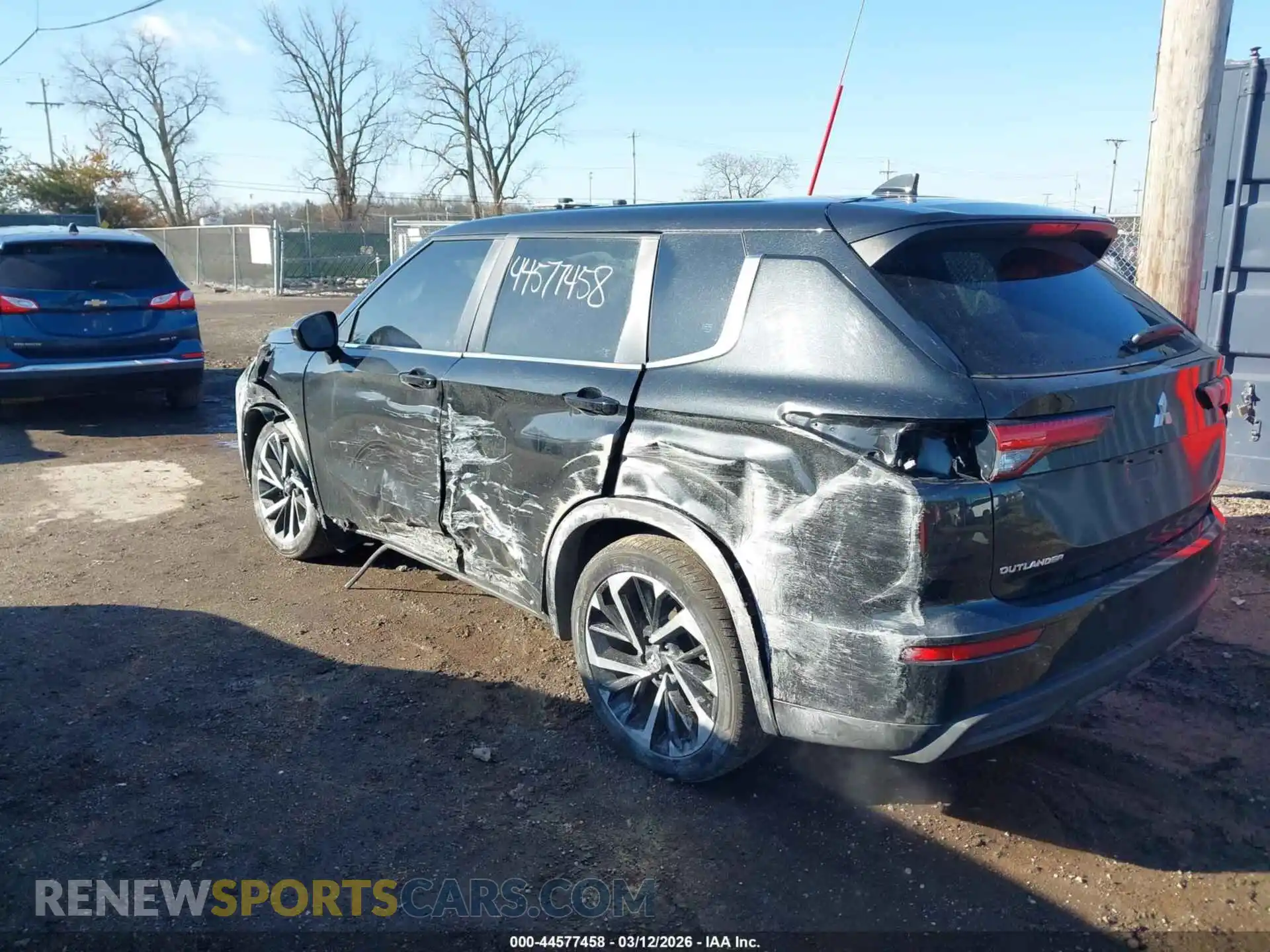 3 Photograph of a damaged car JA4J4TA8XNZ035138 MITSUBISHI OUTLANDER 2022