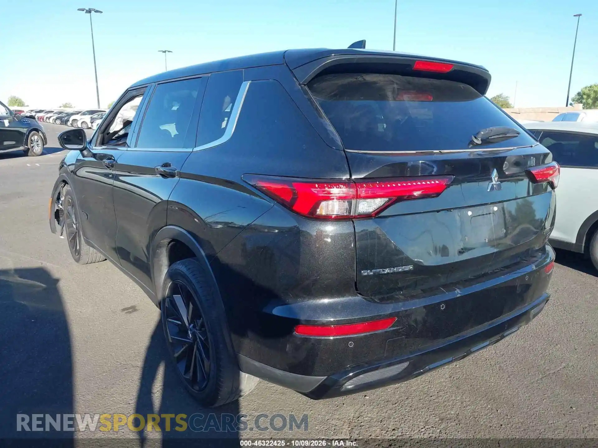 3 Фотография поврежденного автомобиля JA4J3VA82PZ007500 MITSUBISHI OUTLANDER 2023