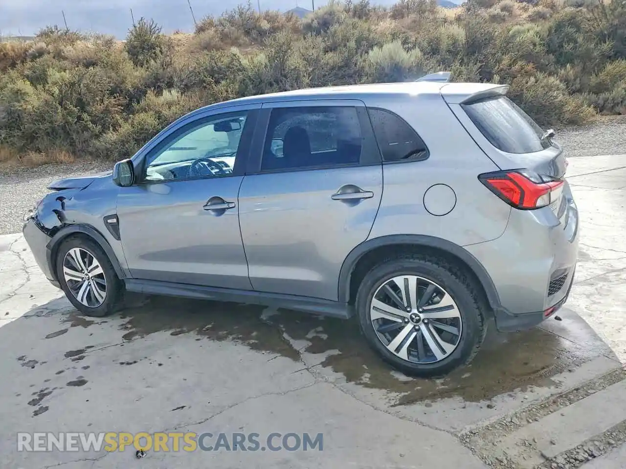2 Фотография поврежденного автомобиля JA4ARUAUXSU001004 MITSUBISHI OUTLANDER 2025
