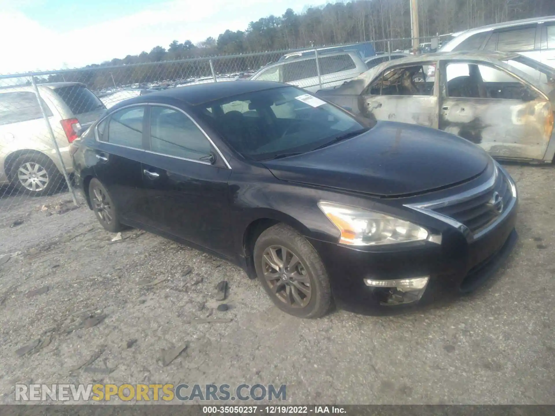 1 Photograph of a damaged car 1N4AL3AP3FN903138 NISSAN ALTIMA 2015