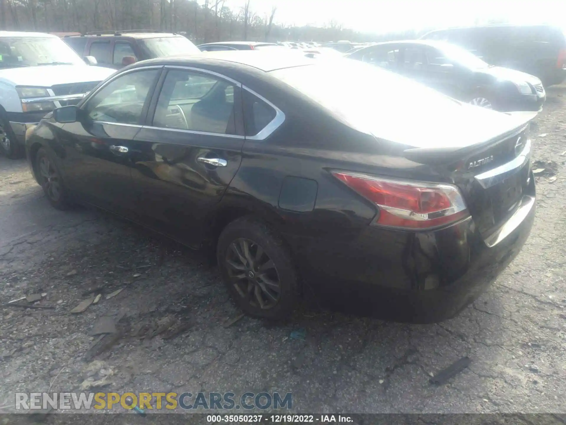 3 Photograph of a damaged car 1N4AL3AP3FN903138 NISSAN ALTIMA 2015