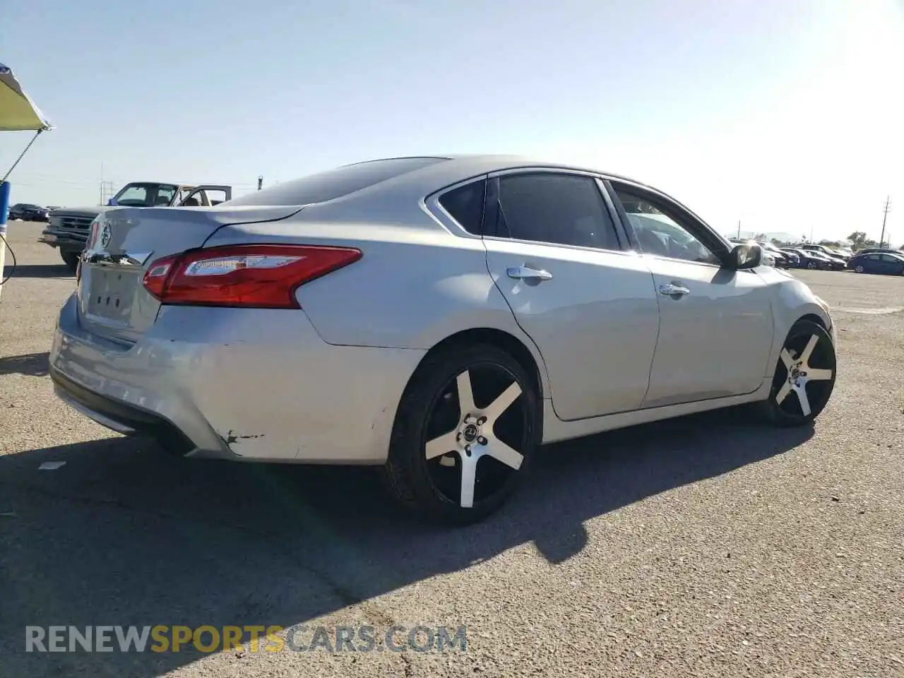 3 Photograph of a damaged car 1N4AL3AP8HN348173 NISSAN ALTIMA 2017