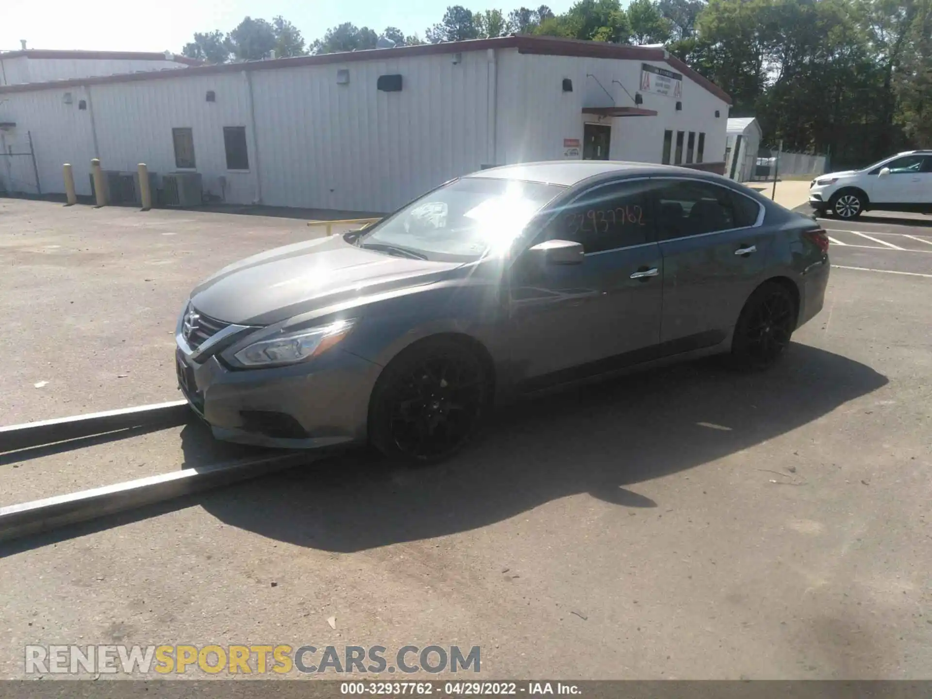 2 Photograph of a damaged car 1N4AL3AP8JC168872 NISSAN ALTIMA 2018