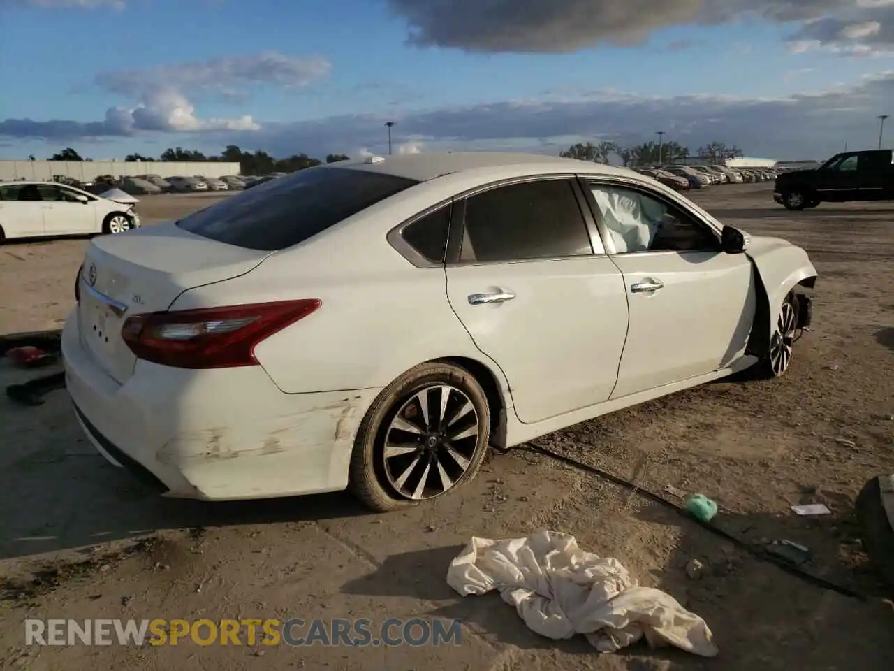 3 fotografías del automóvil dañado 1N4AL3AP9JC199497 NISSAN ALTIMA 2018