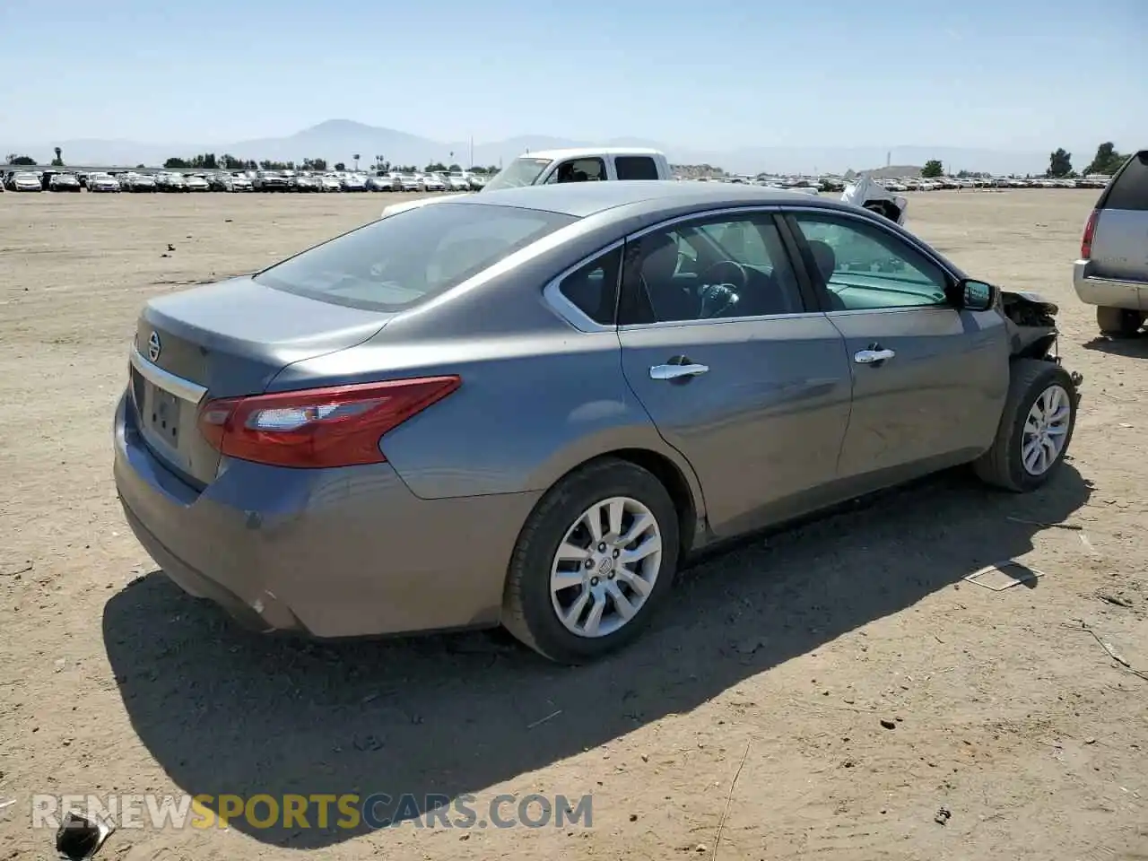 3 Фотография поврежденного автомобиля 1N4AL3APXJC135081 NISSAN ALTIMA 2018
