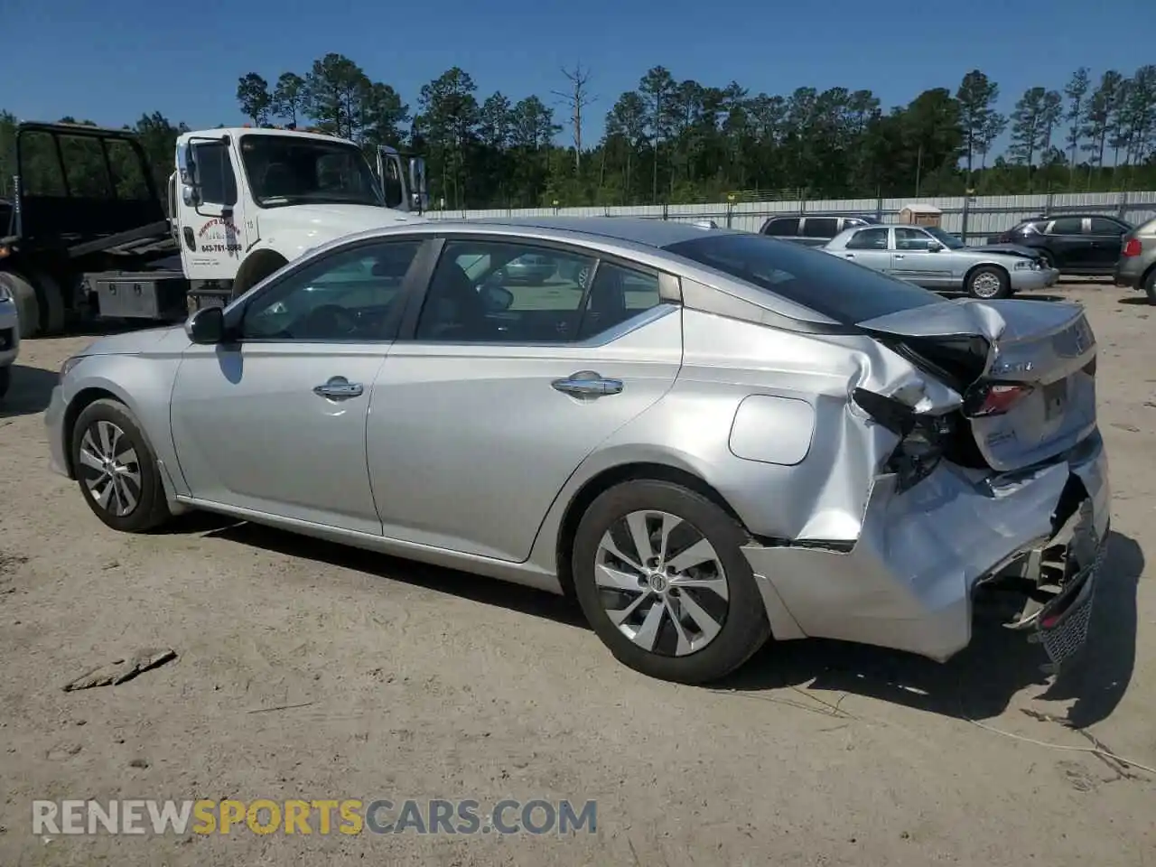 2 Photograph of a damaged car 1N4BL4BV3KC192196 NISSAN ALTIMA 2019