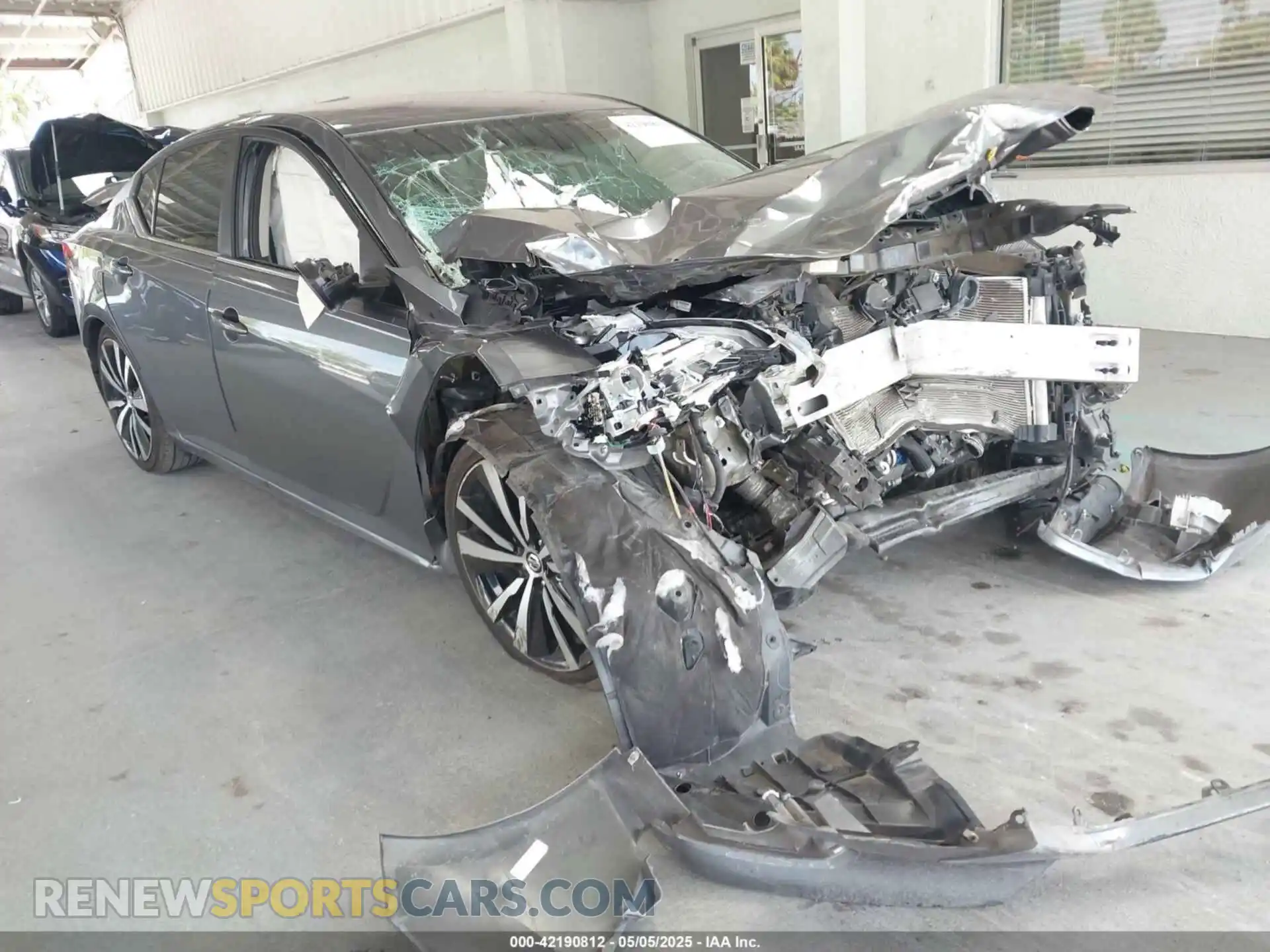 1 Photograph of a damaged car 1N4BL4CV2KN328871 NISSAN ALTIMA 2019
