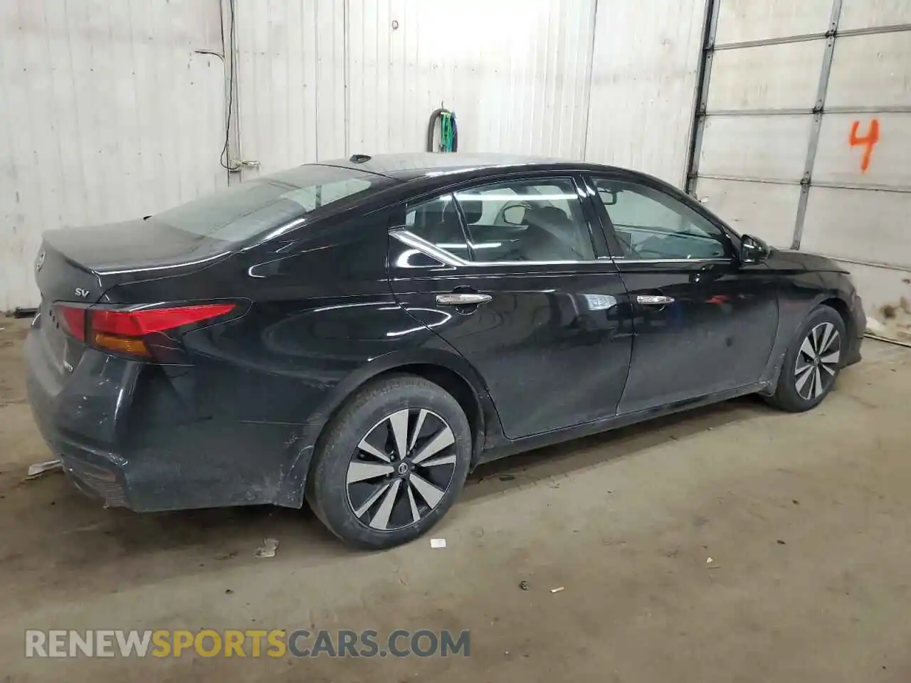 3 Photograph of a damaged car 1N4BL4DW2KC215568 NISSAN ALTIMA 2019