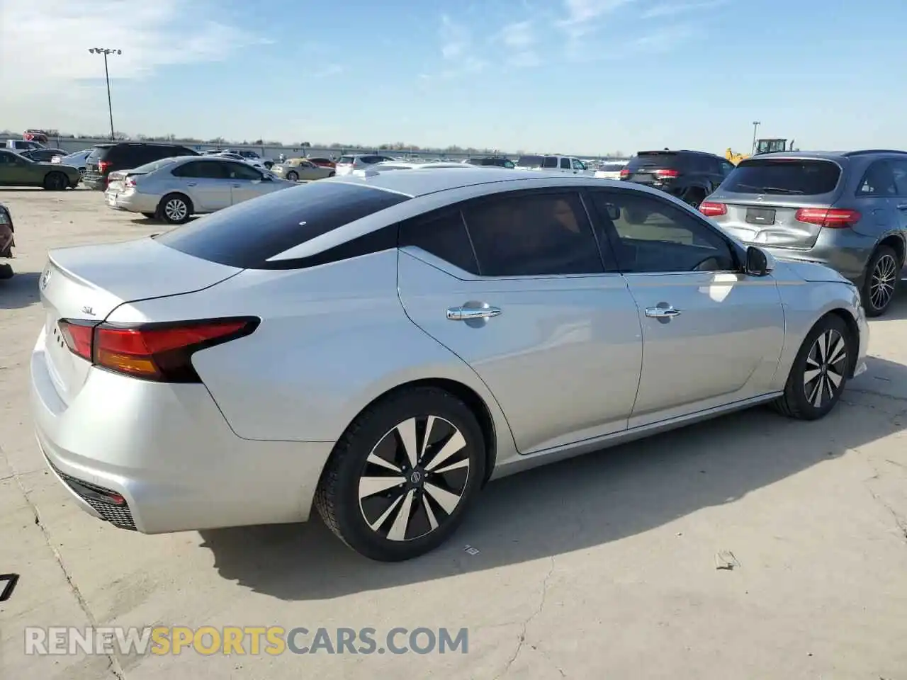 3 Photograph of a damaged car 1N4BL4EV7KC233473 NISSAN ALTIMA 2019