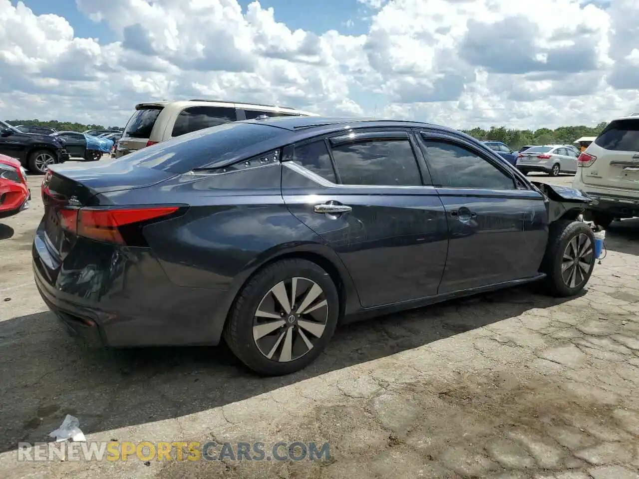 3 Photograph of a damaged car 1N4BL4EVXKC227523 NISSAN ALTIMA 2019