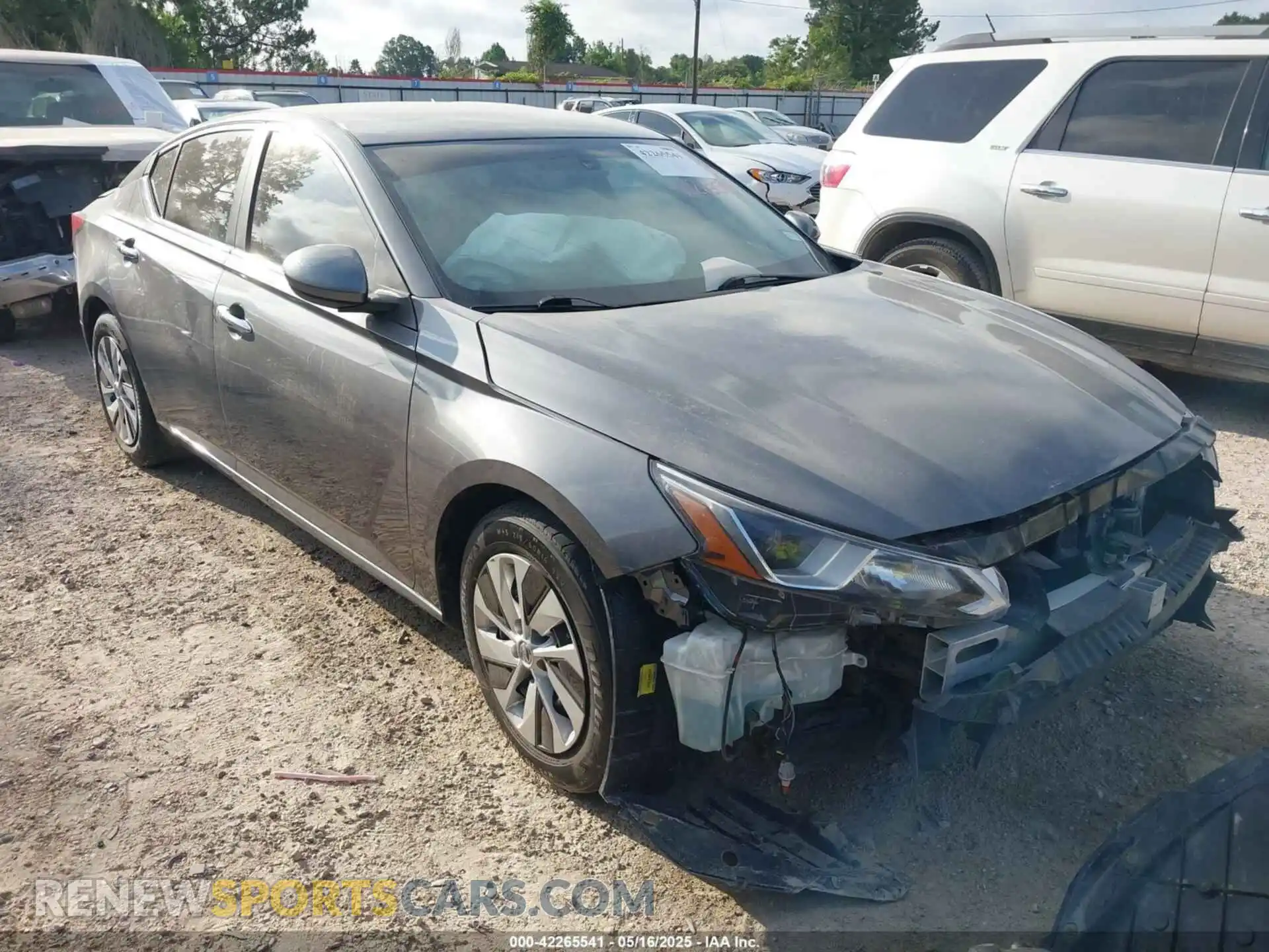 1 Photograph of a damaged car 1N4BL4BVXLC211053 NISSAN ALTIMA 2020