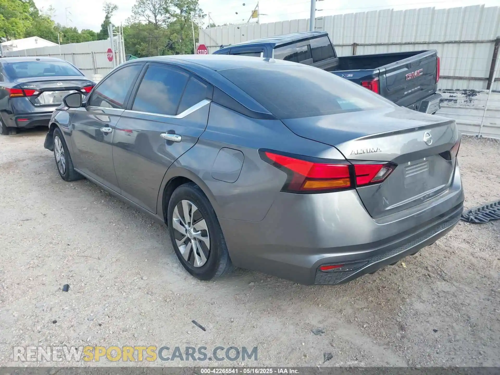 3 Photograph of a damaged car 1N4BL4BVXLC211053 NISSAN ALTIMA 2020