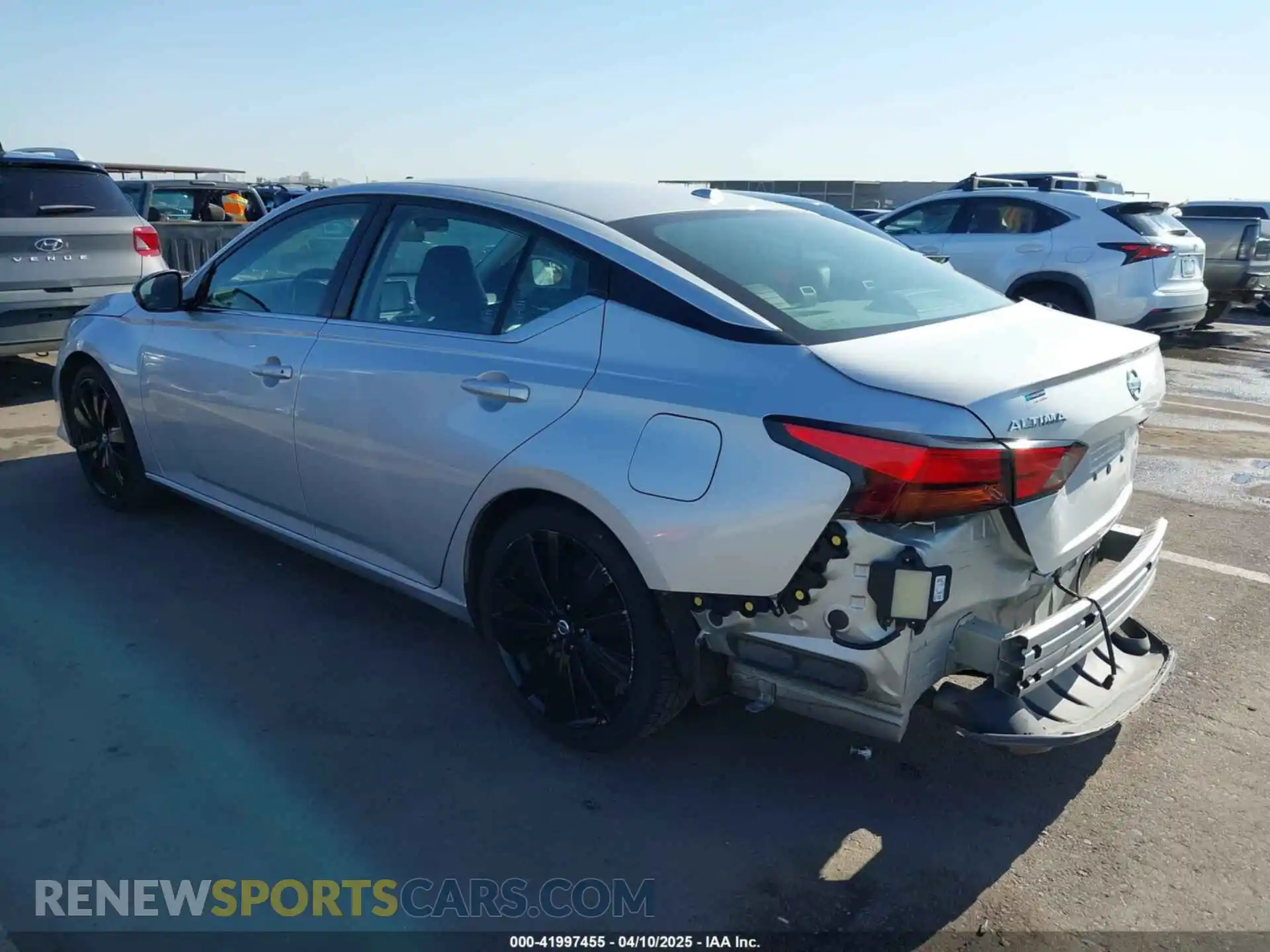 3 Photograph of a damaged car 1N4BL4CV2LC233031 NISSAN ALTIMA 2020
