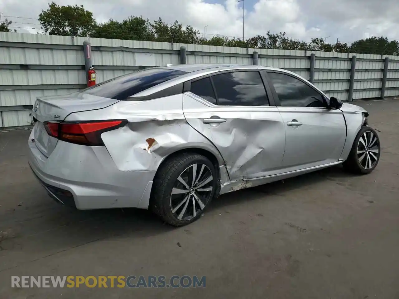 3 Photograph of a damaged car 1N4BL4CV9LC116675 NISSAN ALTIMA 2020