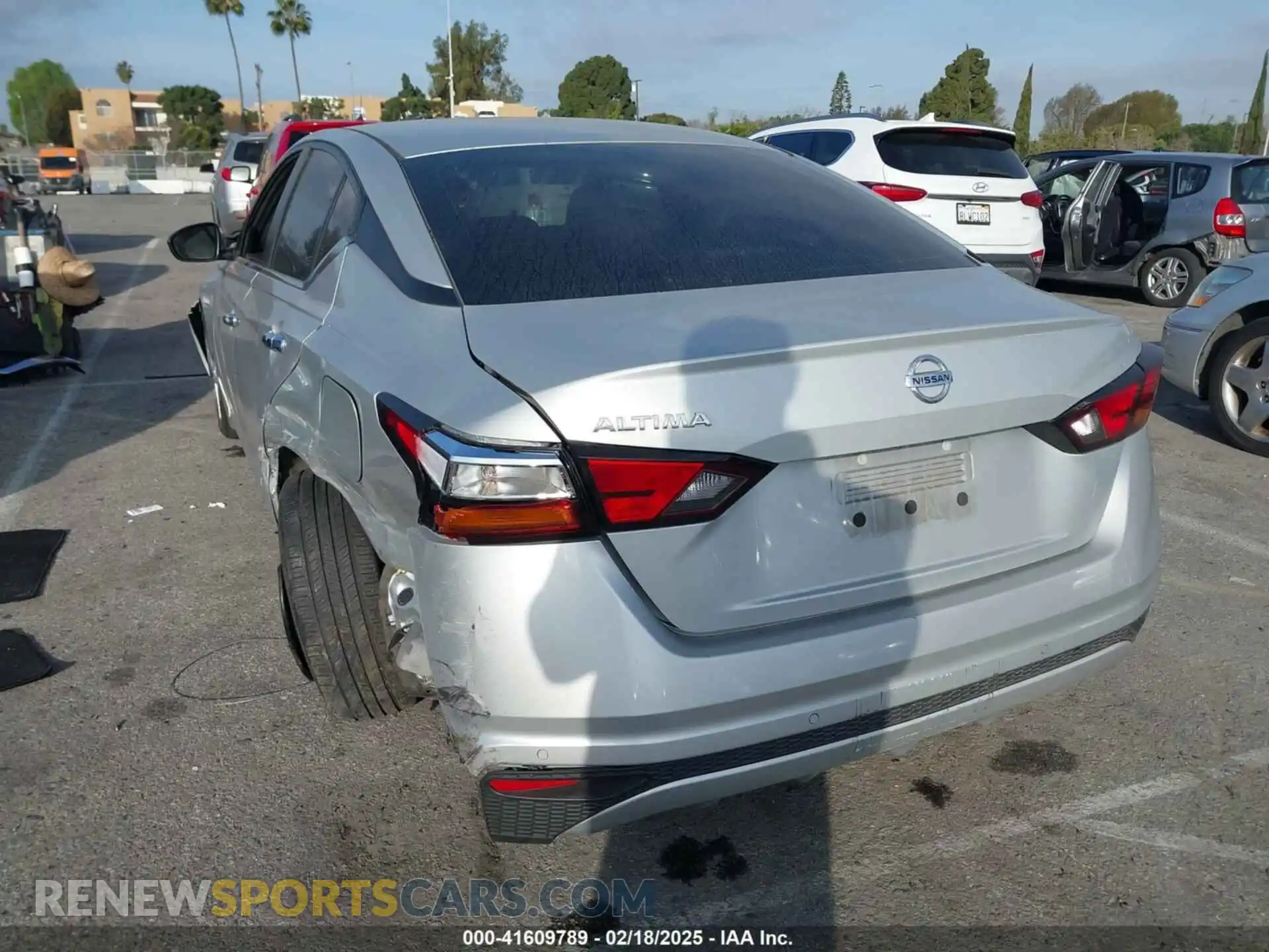 3 Photograph of a damaged car 1N4BL4BV2MN332035 NISSAN ALTIMA 2021