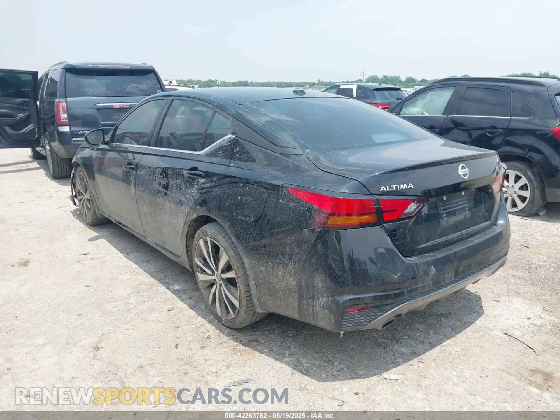 3 Photograph of a damaged car 1N4BL4CV2MN317680 NISSAN ALTIMA 2021