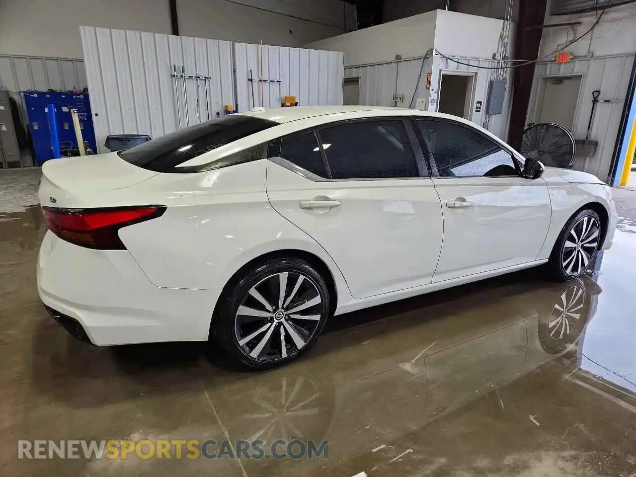 3 Фотография поврежденного автомобиля 1N4BL4CV2MN402714 NISSAN ALTIMA 2021