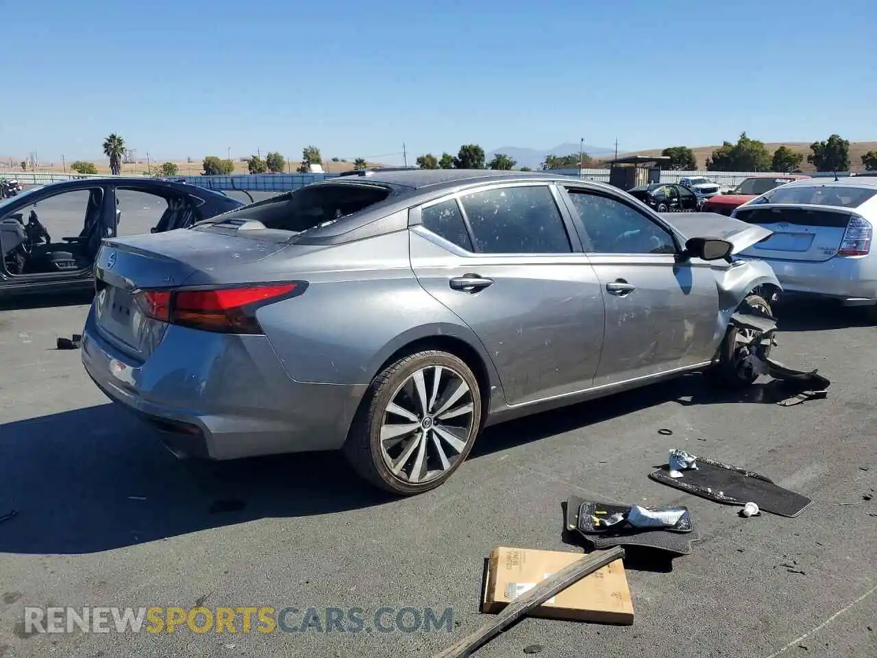 3 Photograph of a damaged car 1N4BL4CV9MN305820 NISSAN ALTIMA 2021