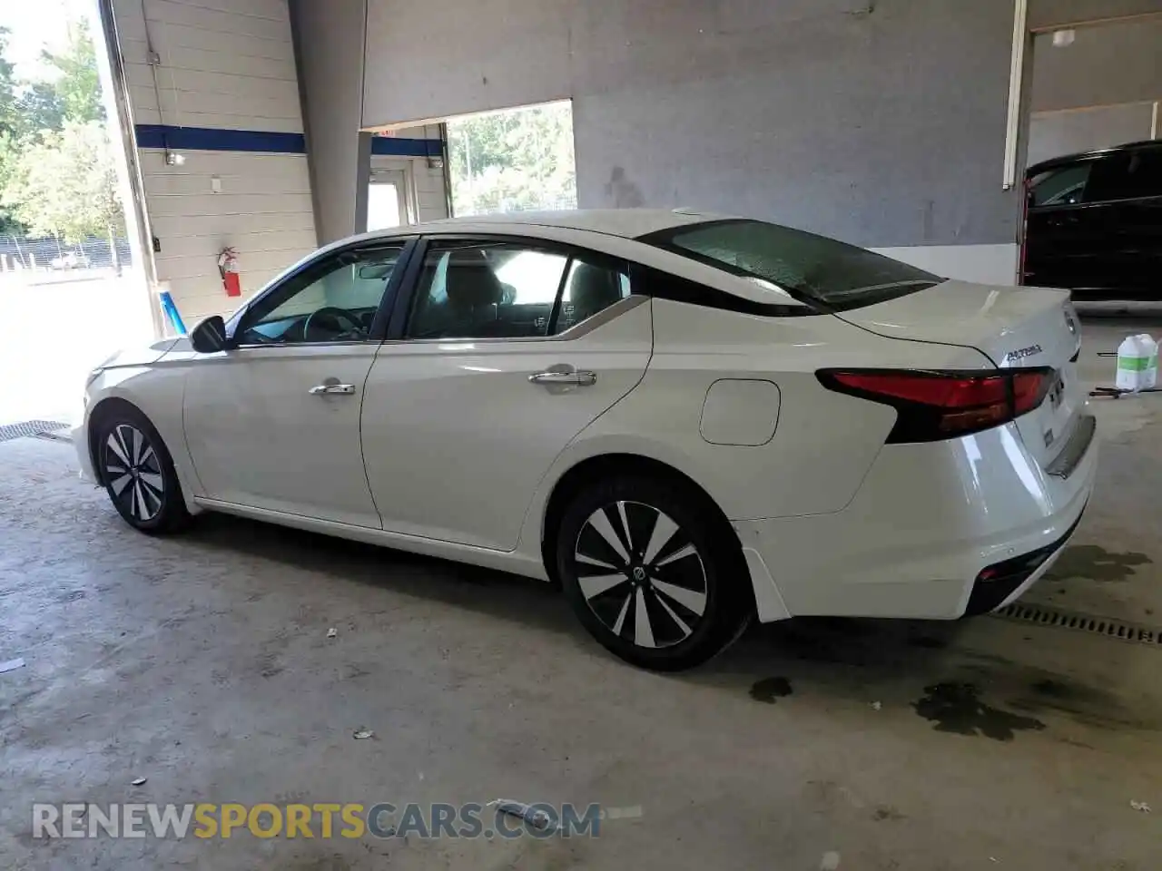 2 Photograph of a damaged car 1N4BL4DV4MN407380 NISSAN ALTIMA 2021