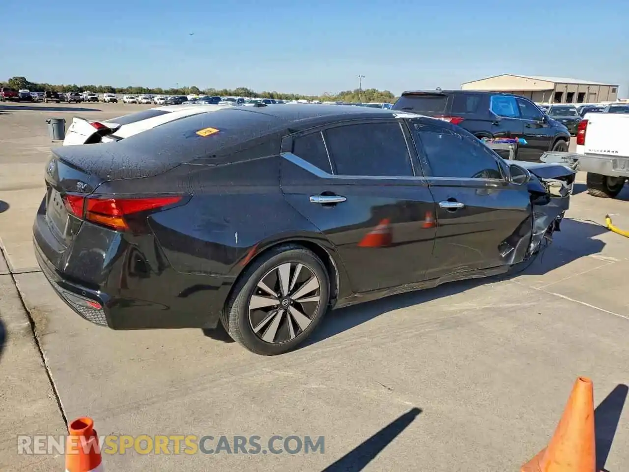 3 Photograph of a damaged car 1N4BL4DV8MN375775 NISSAN ALTIMA 2021
