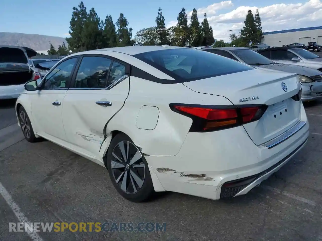2 Photograph of a damaged car 1N4BL4DV8MN386372 NISSAN ALTIMA 2021