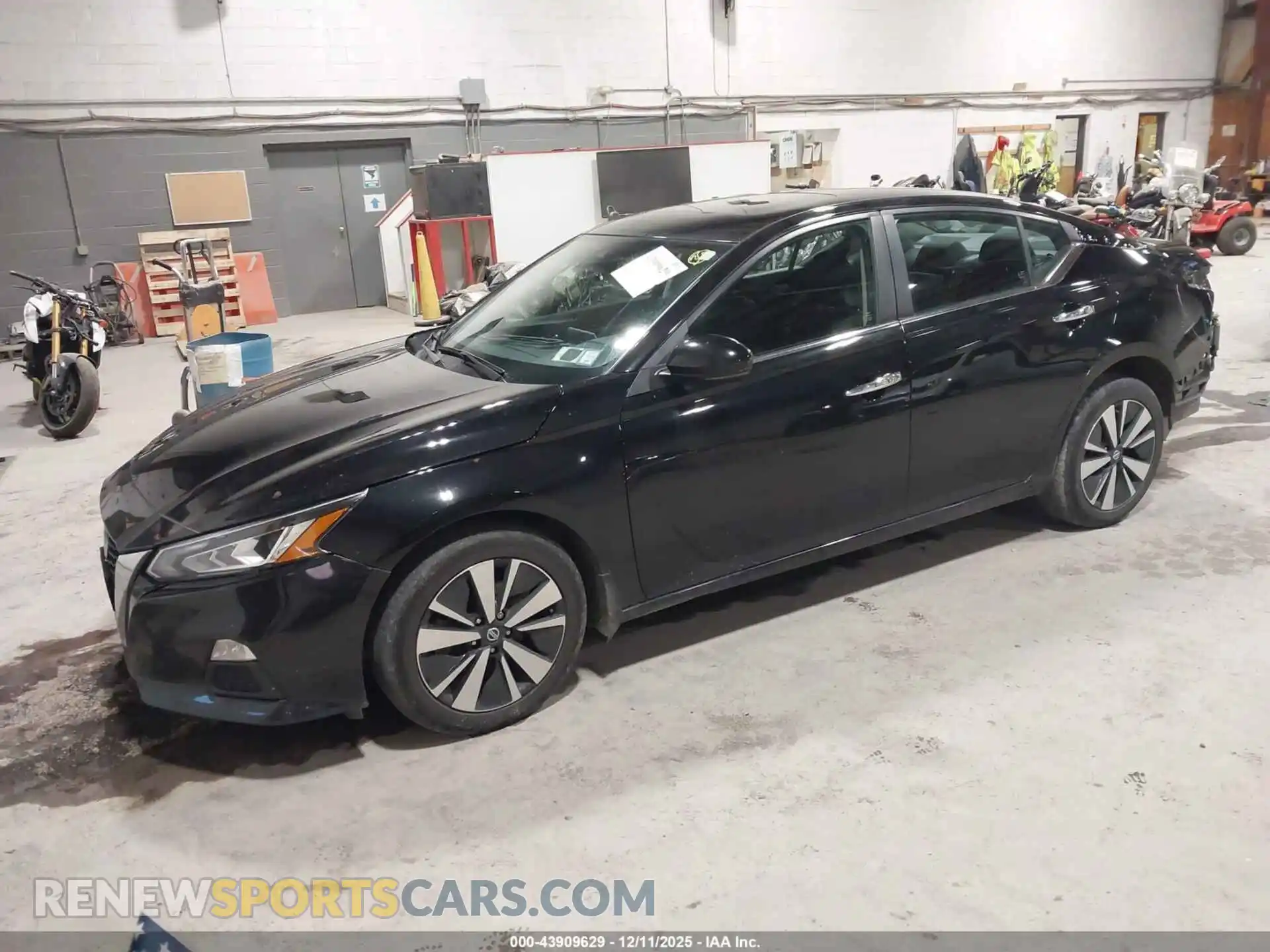 2 Photograph of a damaged car 1N4BL4DW9MN312032 NISSAN ALTIMA 2021