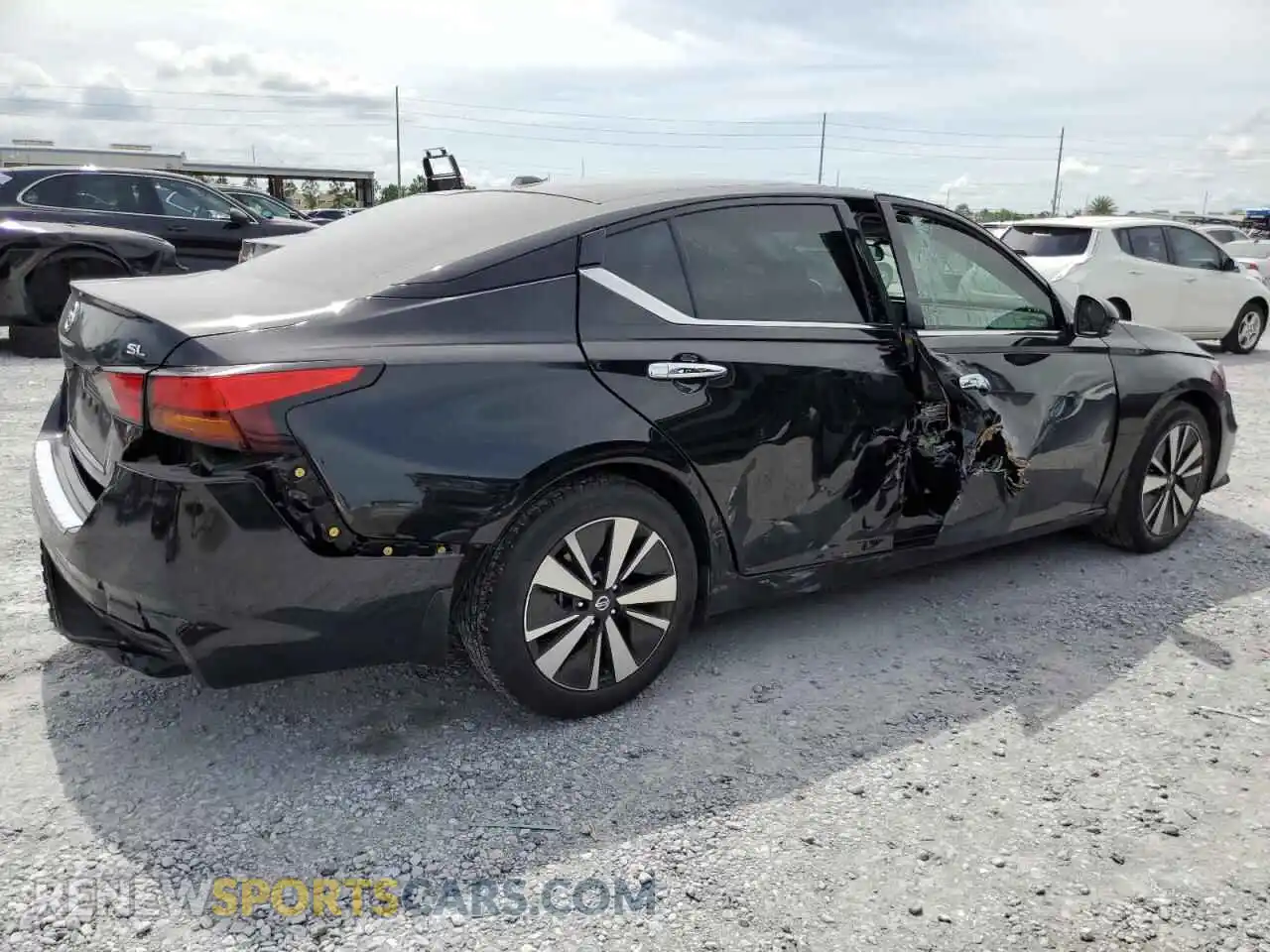 3 Photograph of a damaged car 1N4BL4EV3MN411662 NISSAN ALTIMA 2021