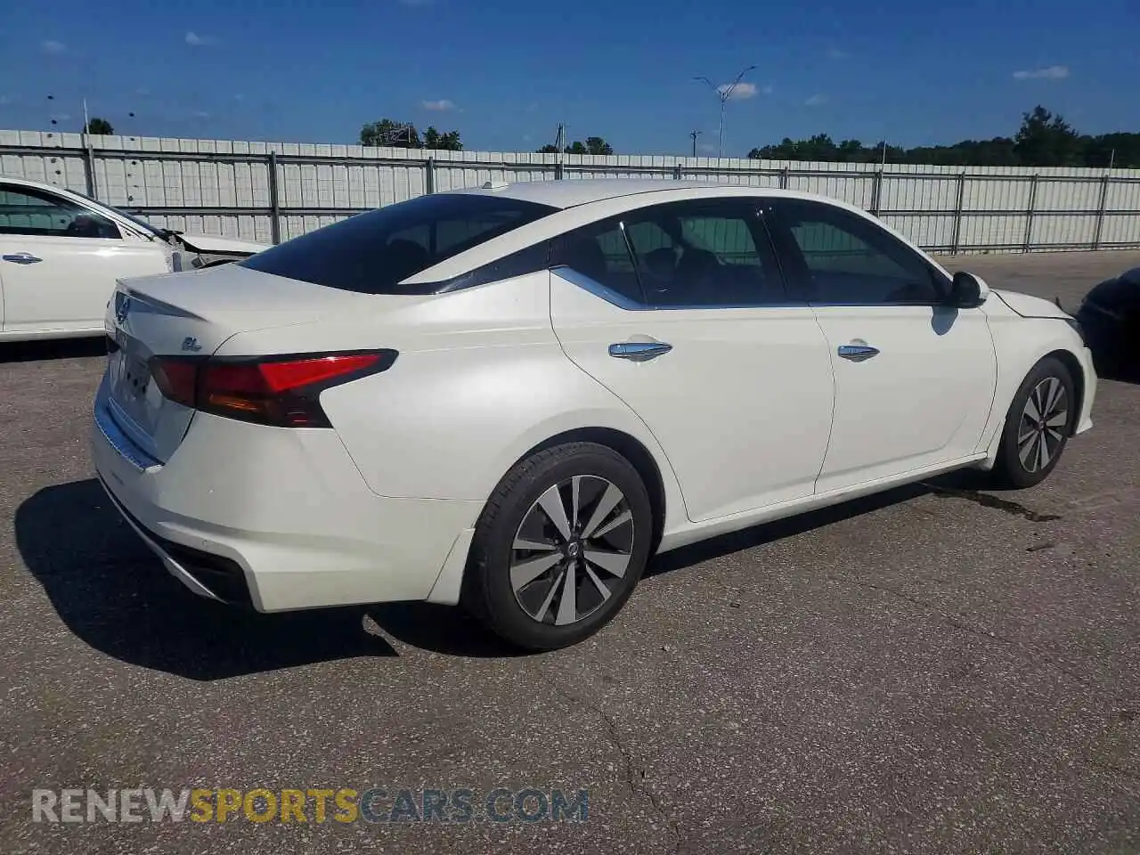 2 Photograph of a damaged car 1N4BL4EV9MN325885 NISSAN ALTIMA 2021