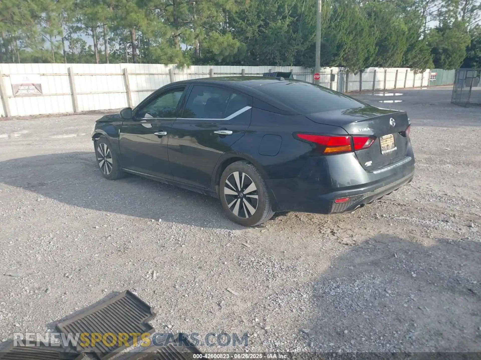 3 Photograph of a damaged car 1N4BL4EVXMN377848 NISSAN ALTIMA 2021