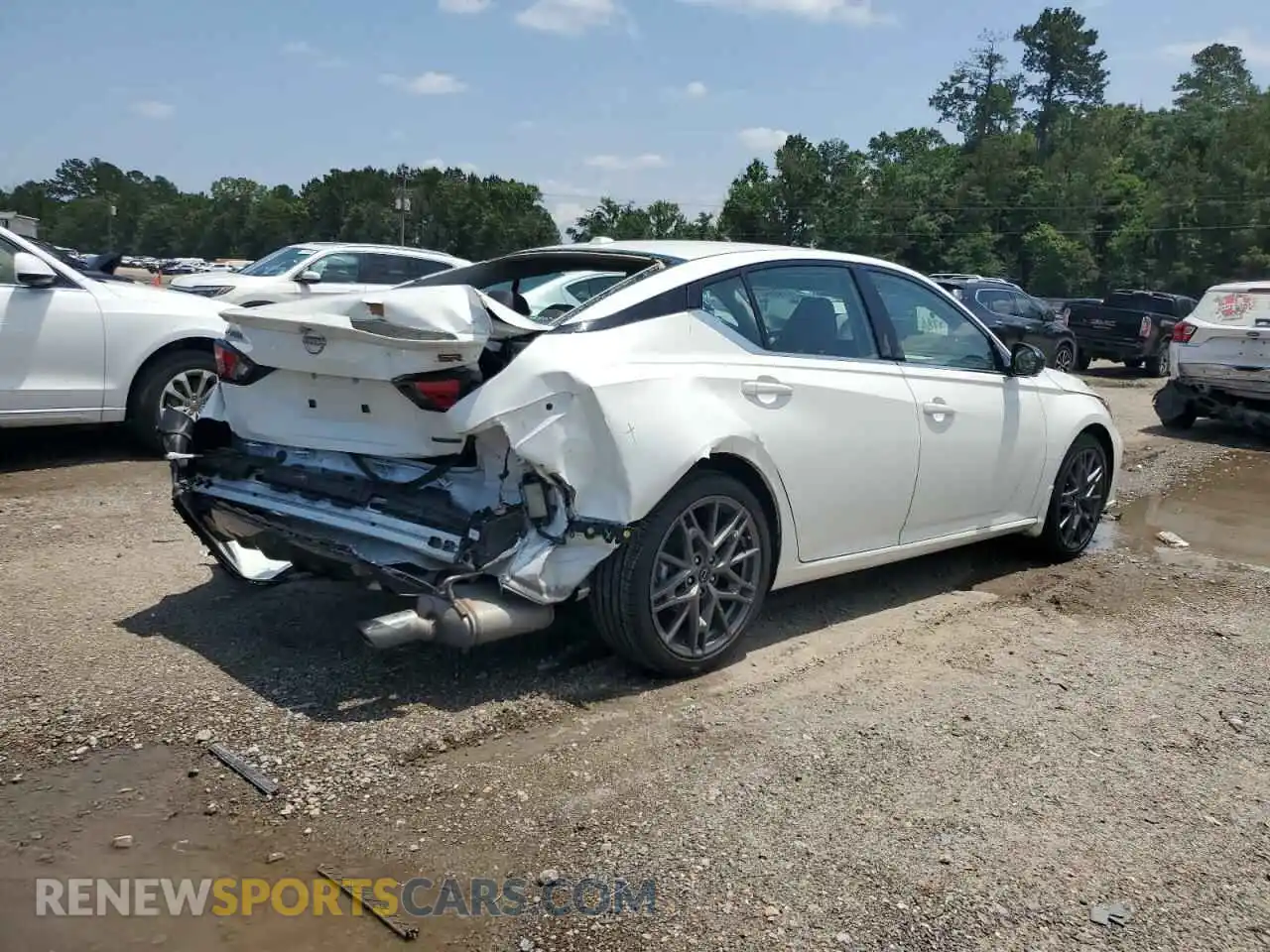 3 fotografías del automóvil dañado 1N4AL4CV1RN397640 NISSAN ALTIMA 2024
