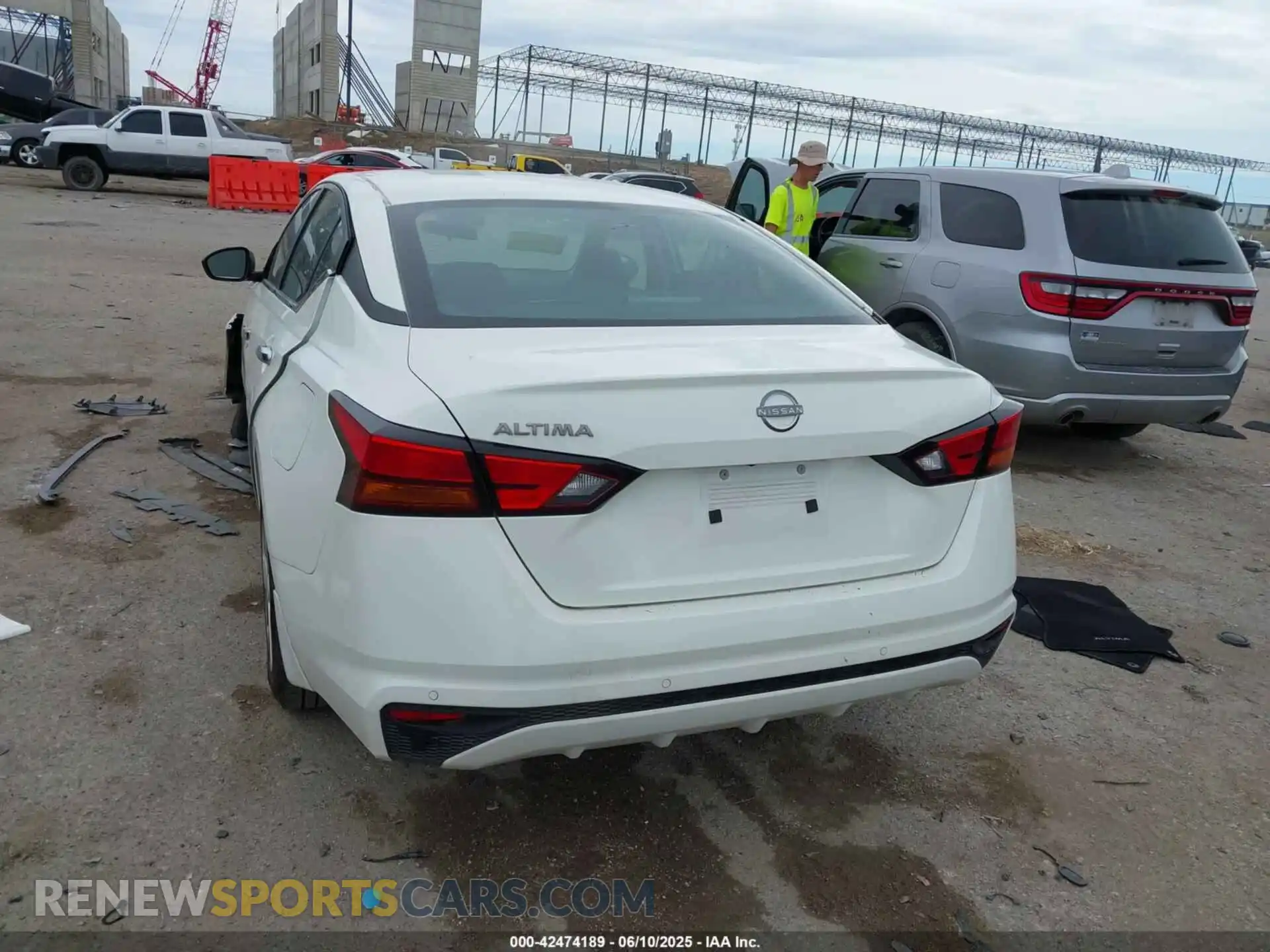 3 Photograph of a damaged car 1N4BL4BV1RN424924 NISSAN ALTIMA 2024