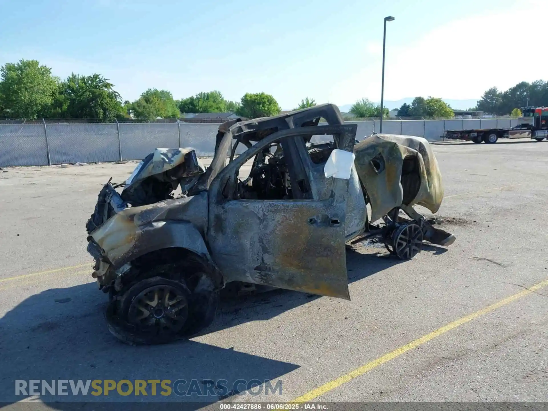 2 Фотография поврежденного автомобиля 1N6AD0CW9KN722630 NISSAN FRONTIER 2019