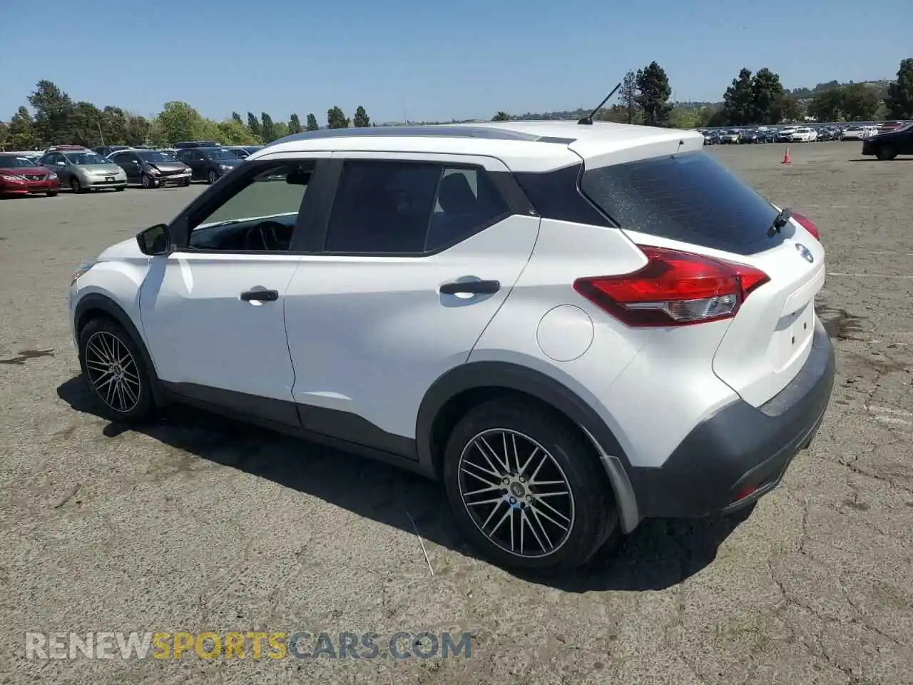 2 Photograph of a damaged car 3N1CP5CU1KL495287 NISSAN KICKS 2019