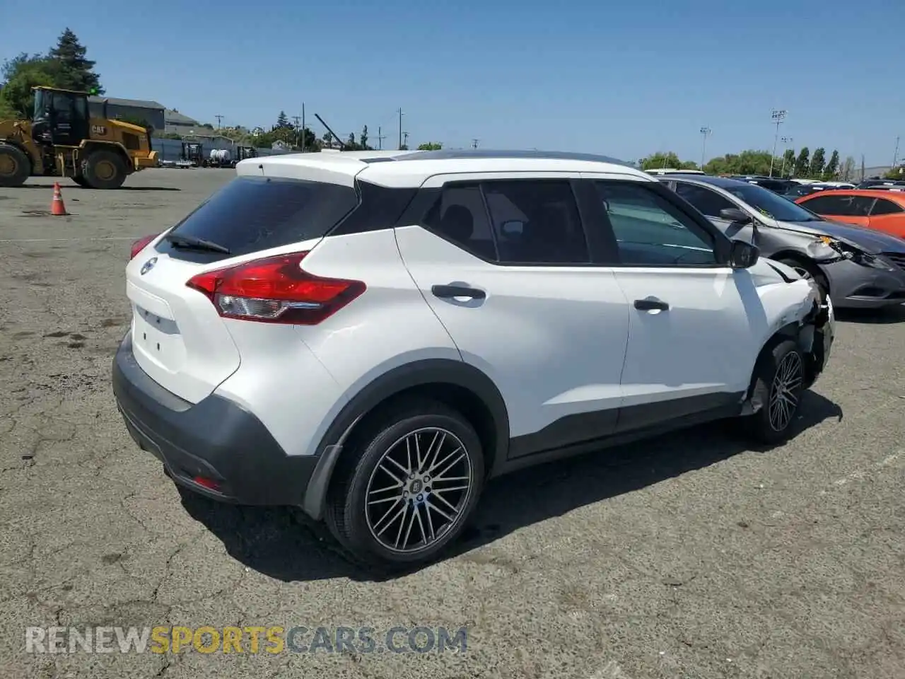 3 Photograph of a damaged car 3N1CP5CU1KL495287 NISSAN KICKS 2019