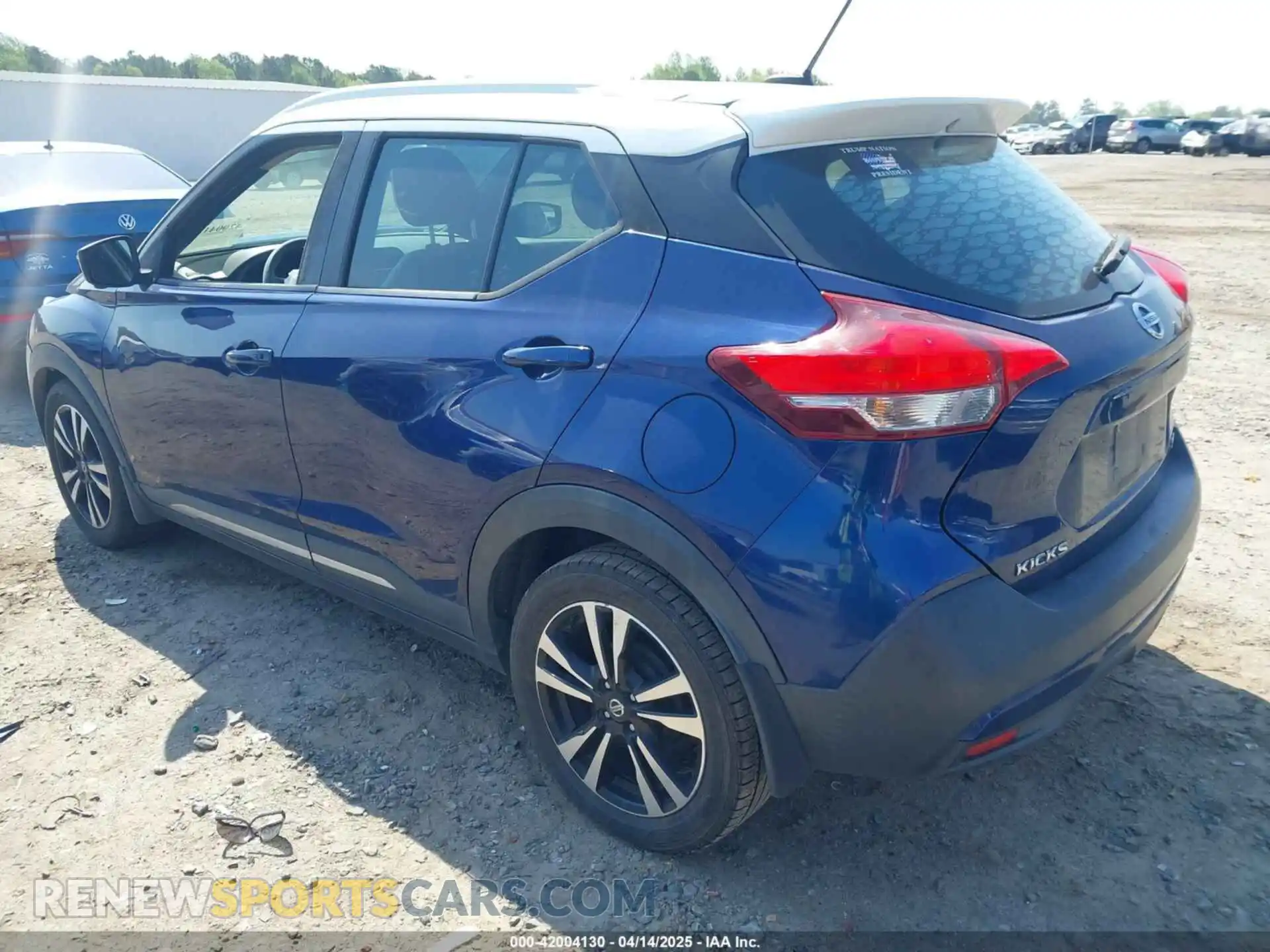 3 Photograph of a damaged car 3N1CP5CU1KL504781 NISSAN KICKS 2019