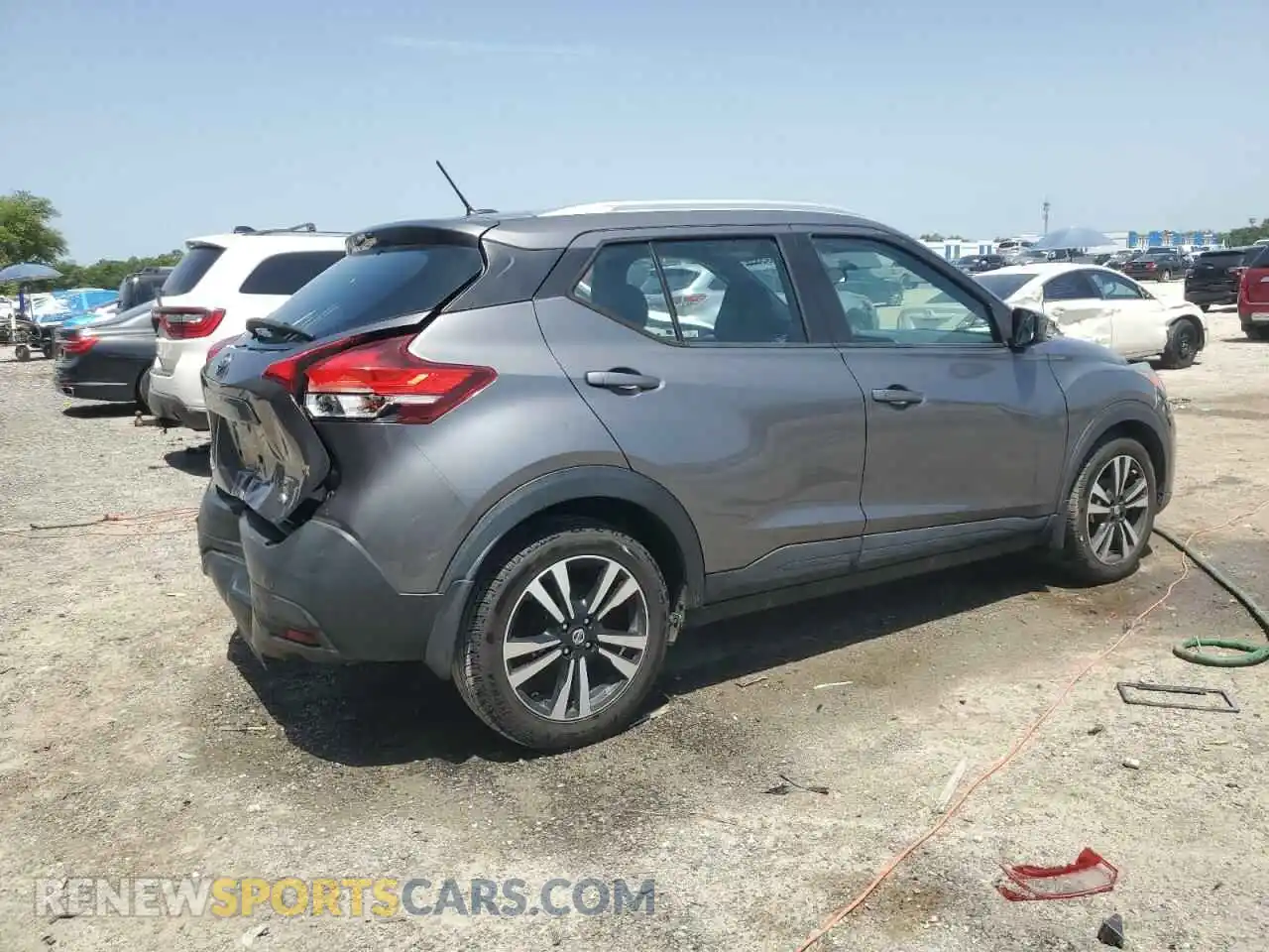 3 fotografías del automóvil dañado 3N1CP5CU1KL517854 NISSAN KICKS 2019