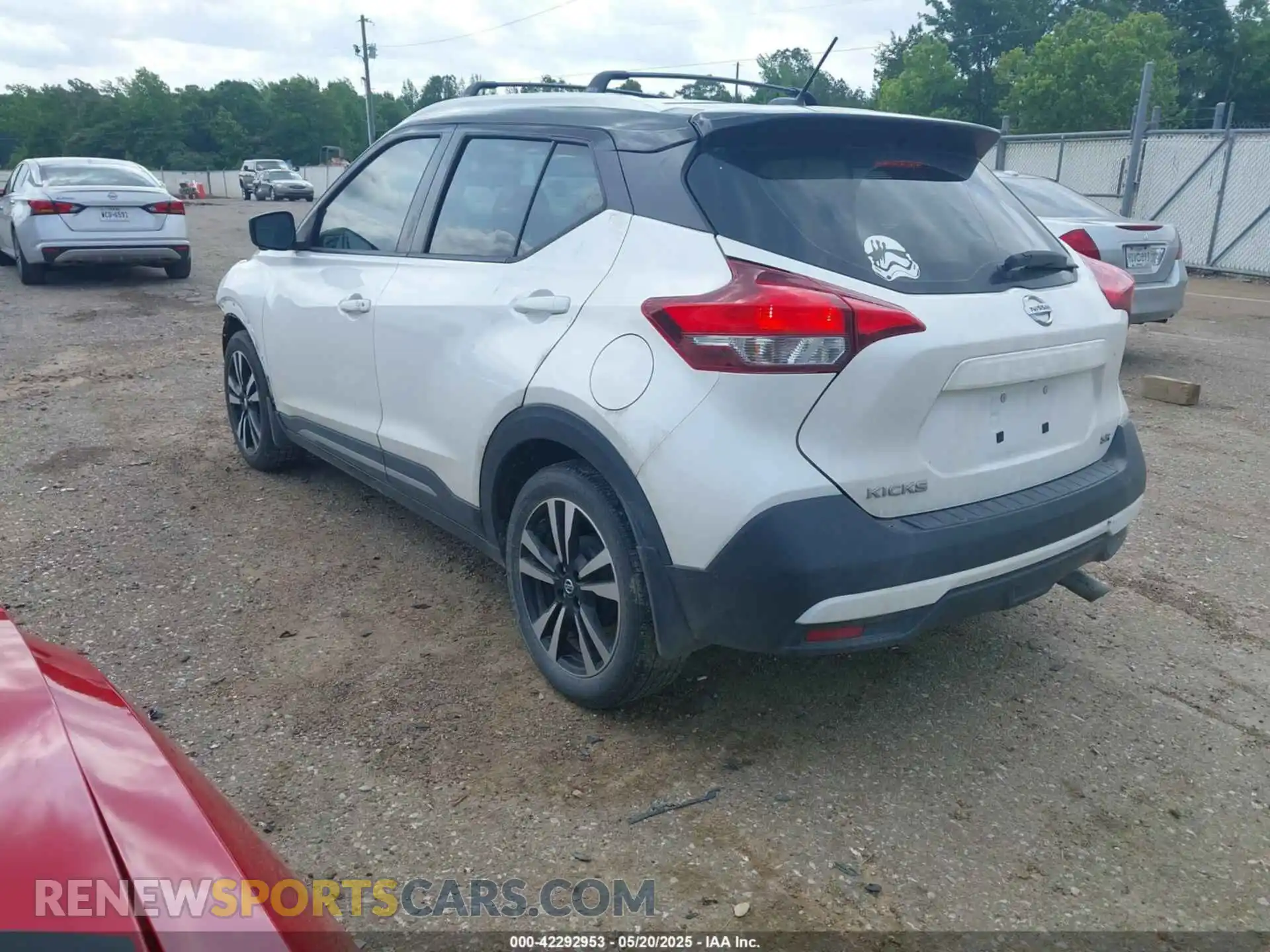 3 fotografías del automóvil dañado 3N1CP5CU1KL521550 NISSAN KICKS 2019
