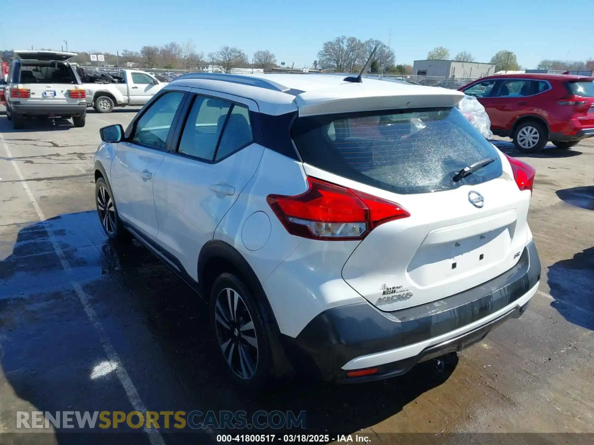 3 Photograph of a damaged car 3N1CP5CU1KL527509 NISSAN KICKS 2019