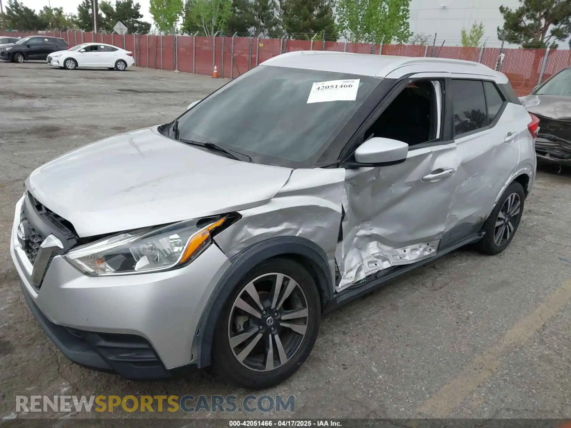2 Photograph of a damaged car 3N1CP5CU1KL535075 NISSAN KICKS 2019