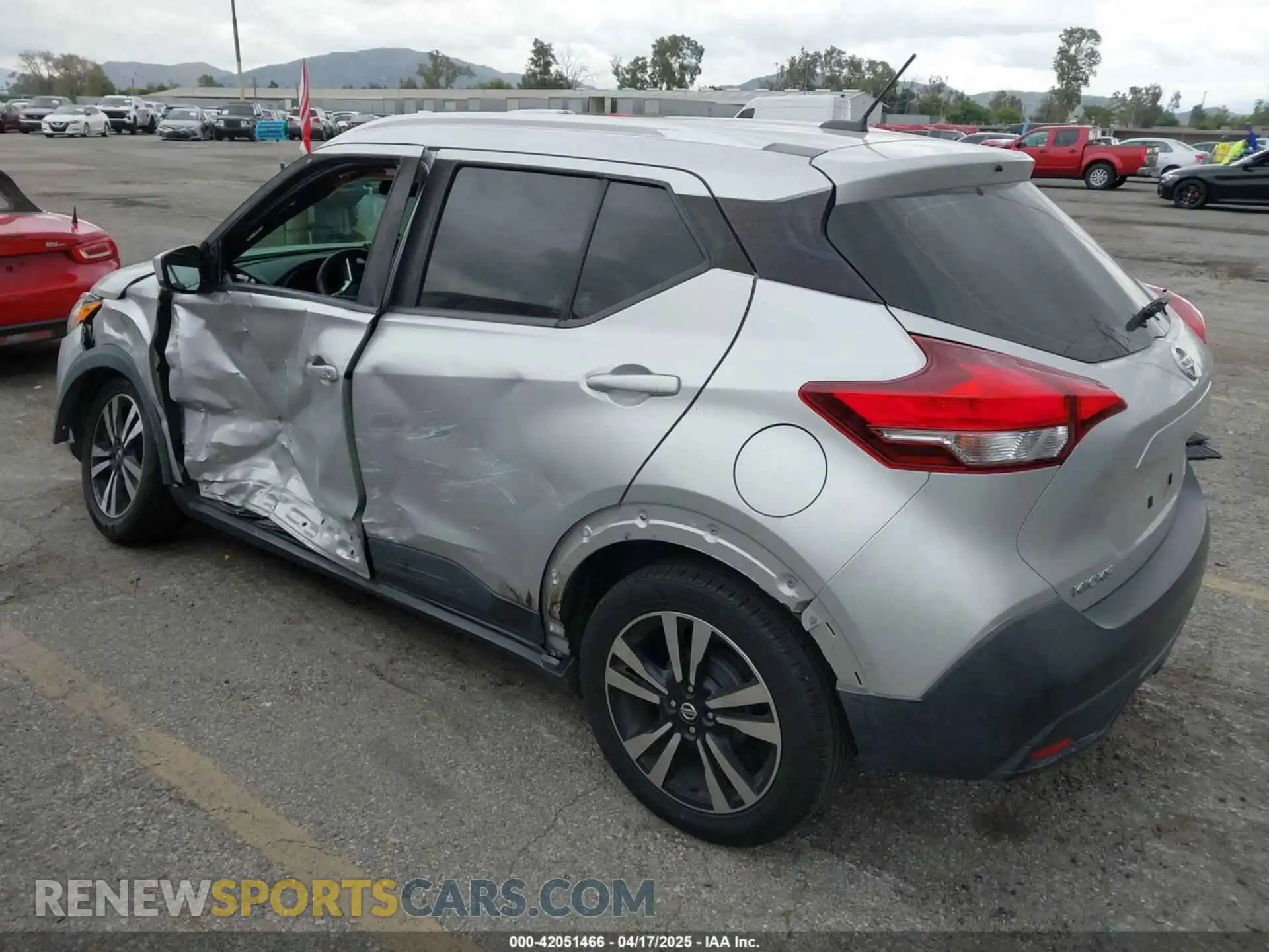 3 Photograph of a damaged car 3N1CP5CU1KL535075 NISSAN KICKS 2019