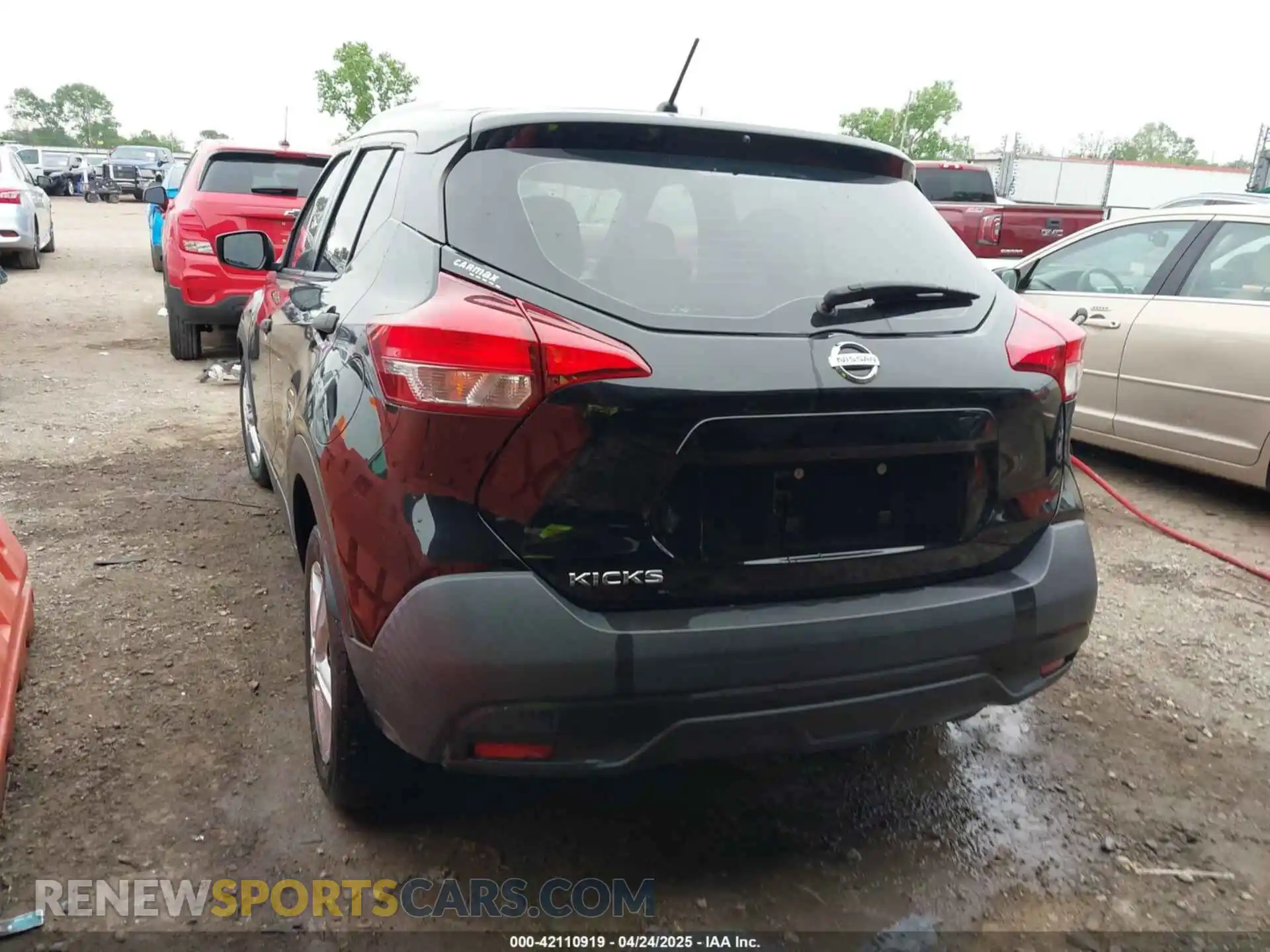 3 Photograph of a damaged car 3N1CP5CU1KL565631 NISSAN KICKS 2019
