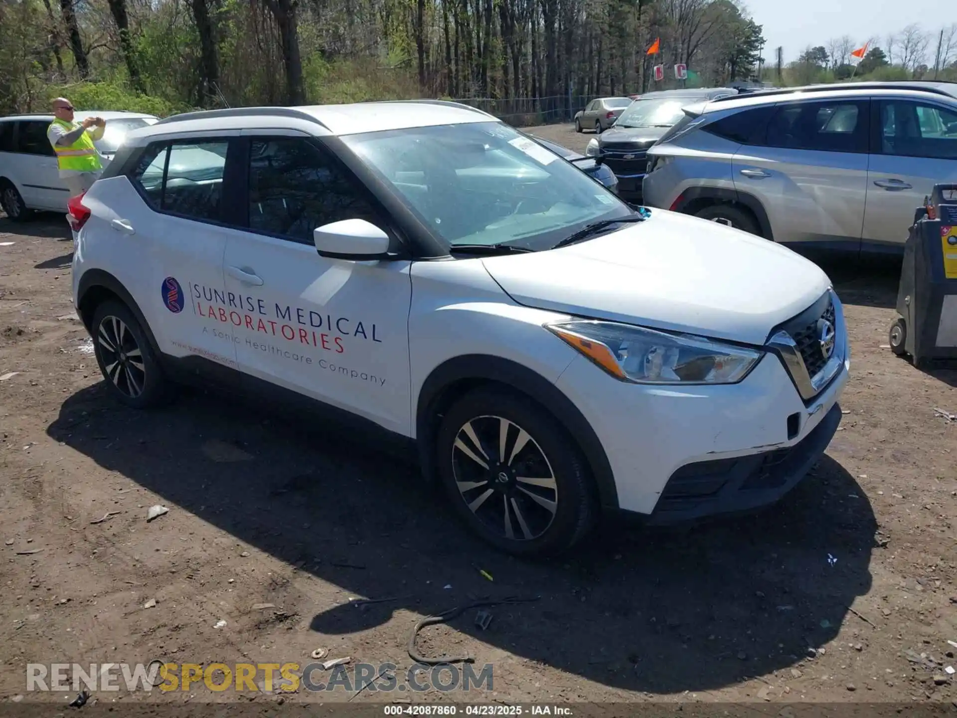 1 Photograph of a damaged car 3N1CP5CU3KL484582 NISSAN KICKS 2019