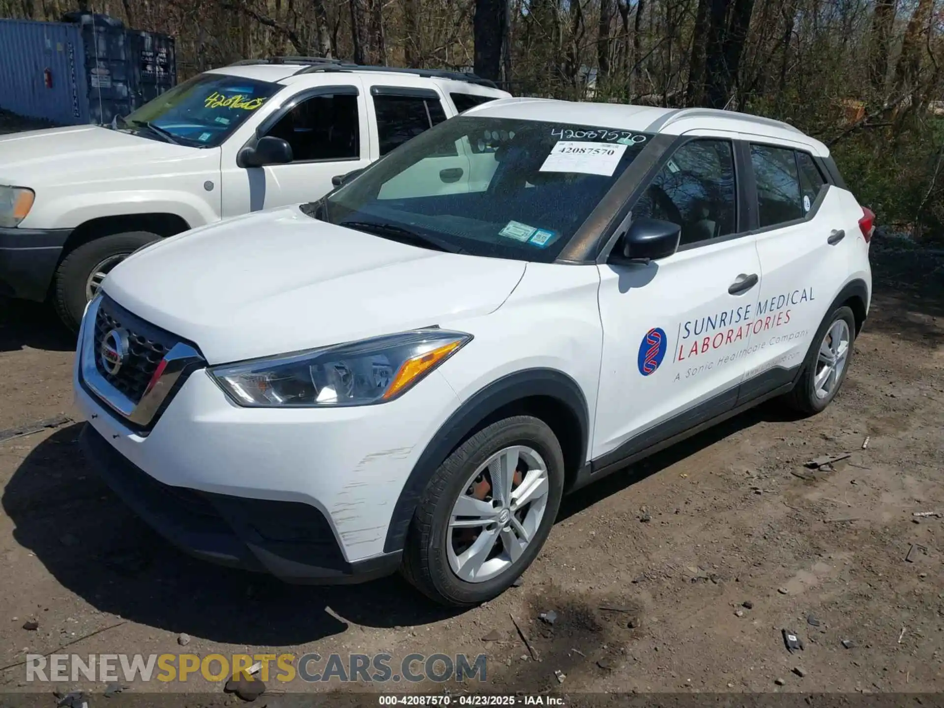 2 Photograph of a damaged car 3N1CP5CU3KL500277 NISSAN KICKS 2019