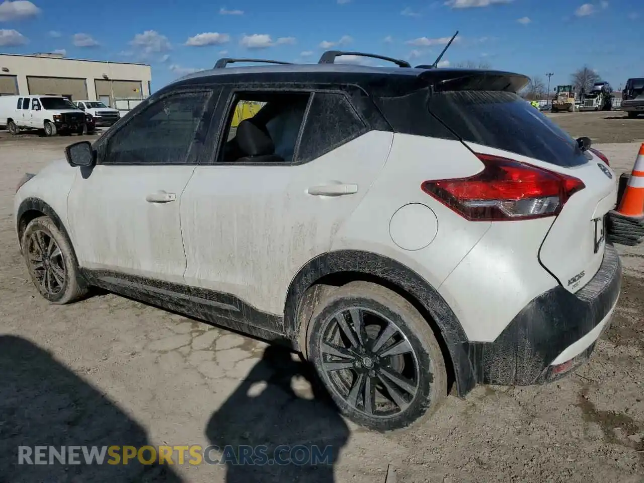 2 Photograph of a damaged car 3N1CP5CU3KL515233 NISSAN KICKS 2019