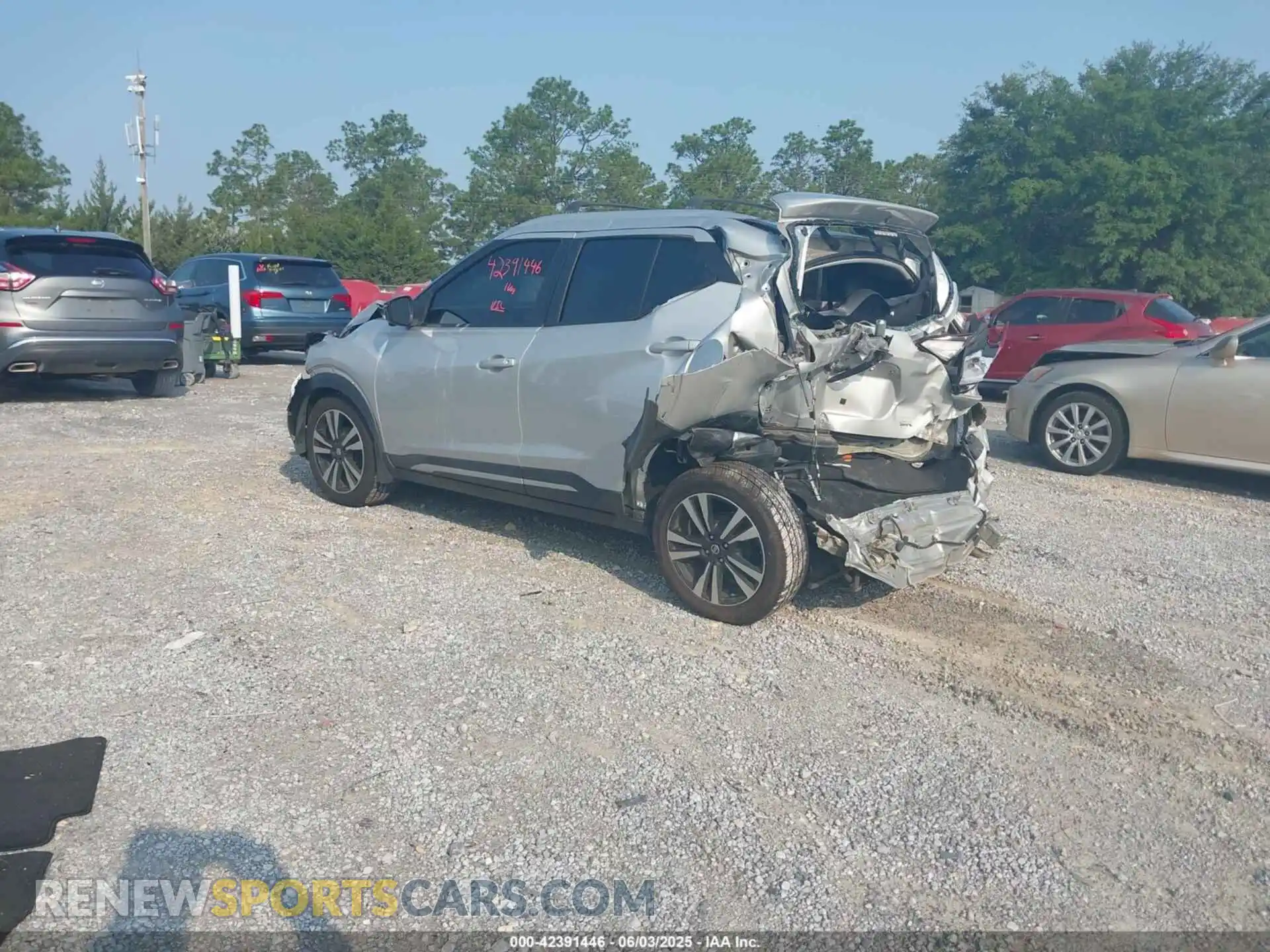 3 Photograph of a damaged car 3N1CP5CU4KL496112 NISSAN KICKS 2019