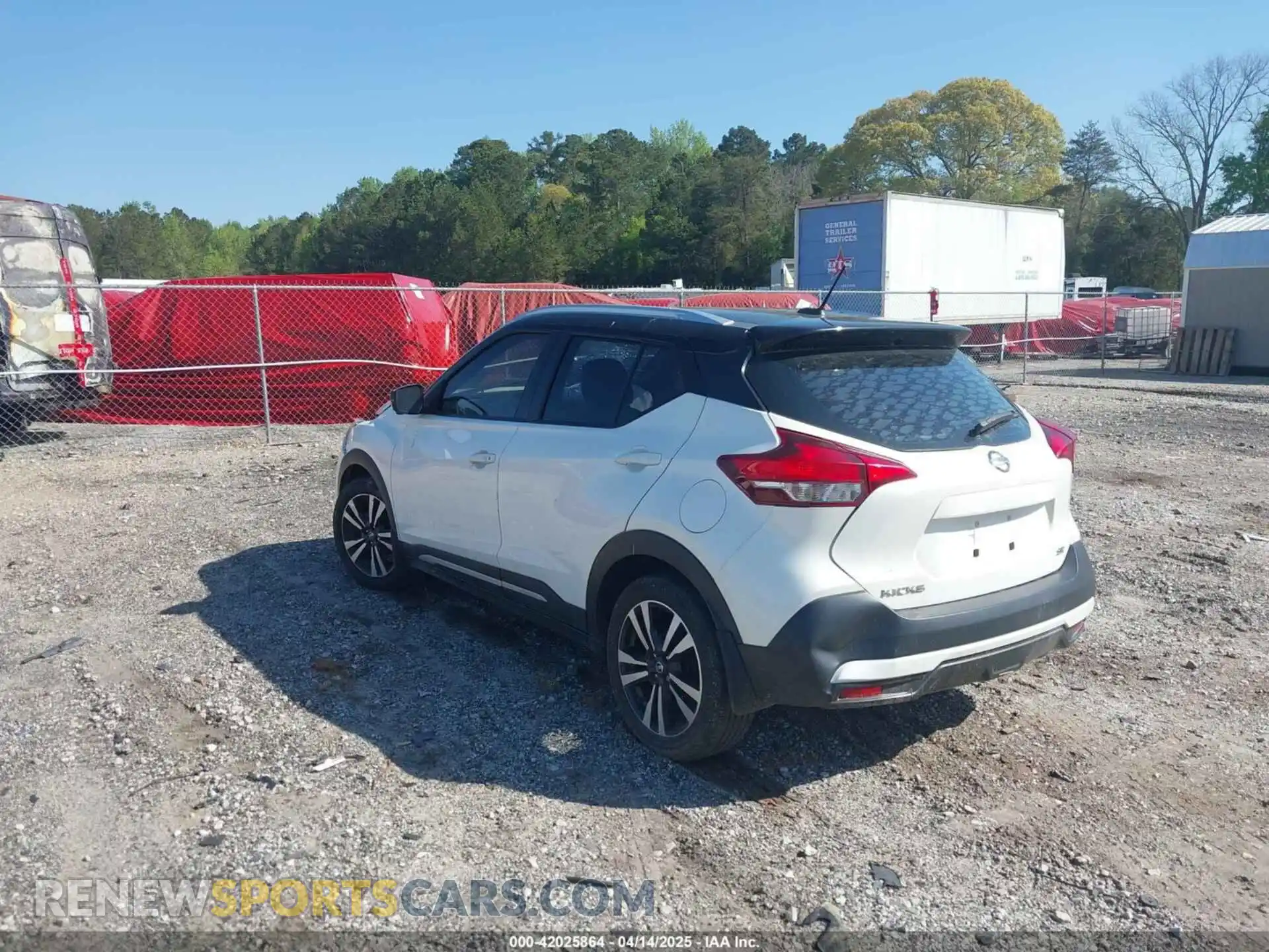 3 Photograph of a damaged car 3N1CP5CU4KL501860 NISSAN KICKS 2019