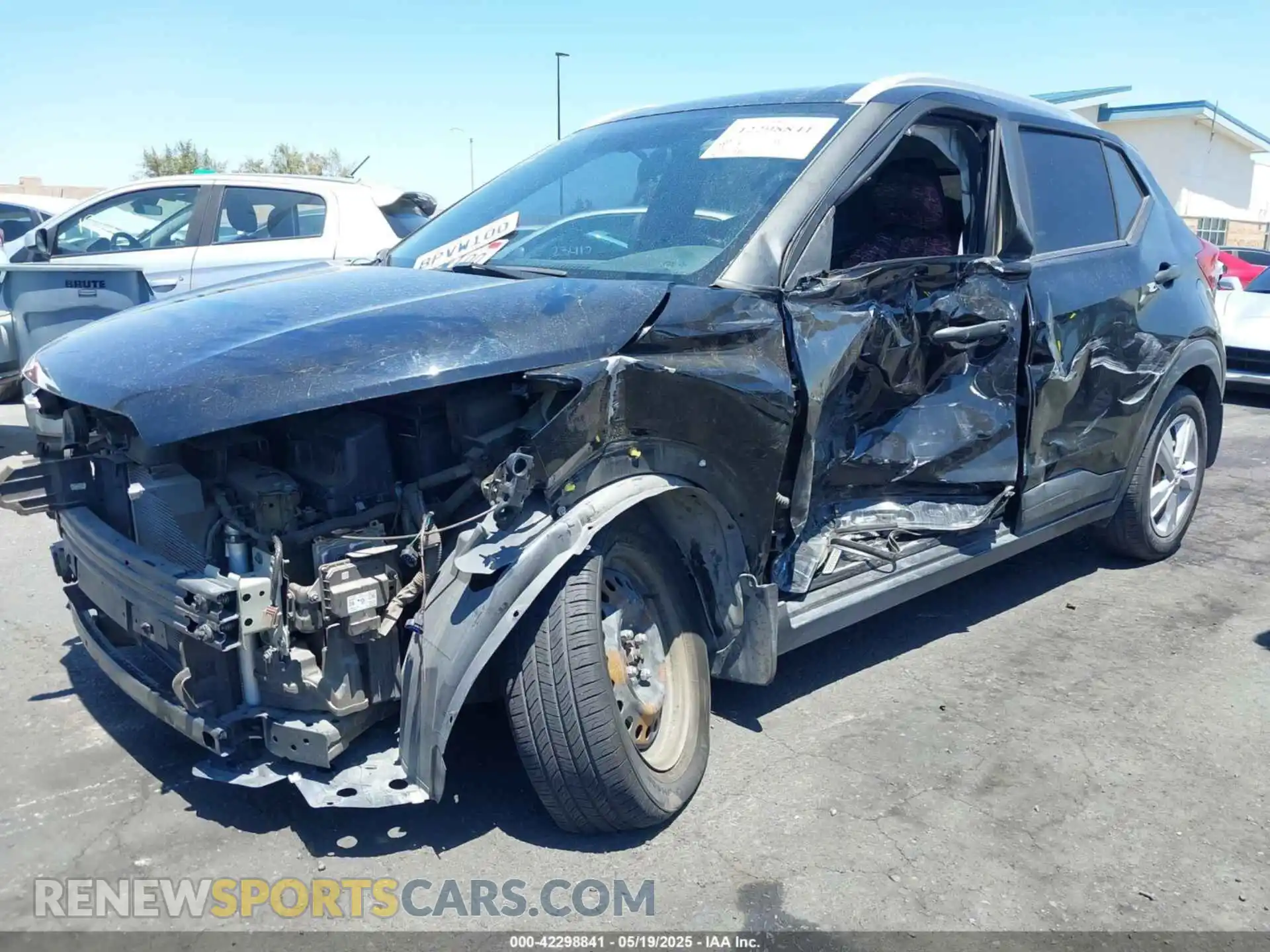 2 Photograph of a damaged car 3N1CP5CU5KL481294 NISSAN KICKS 2019