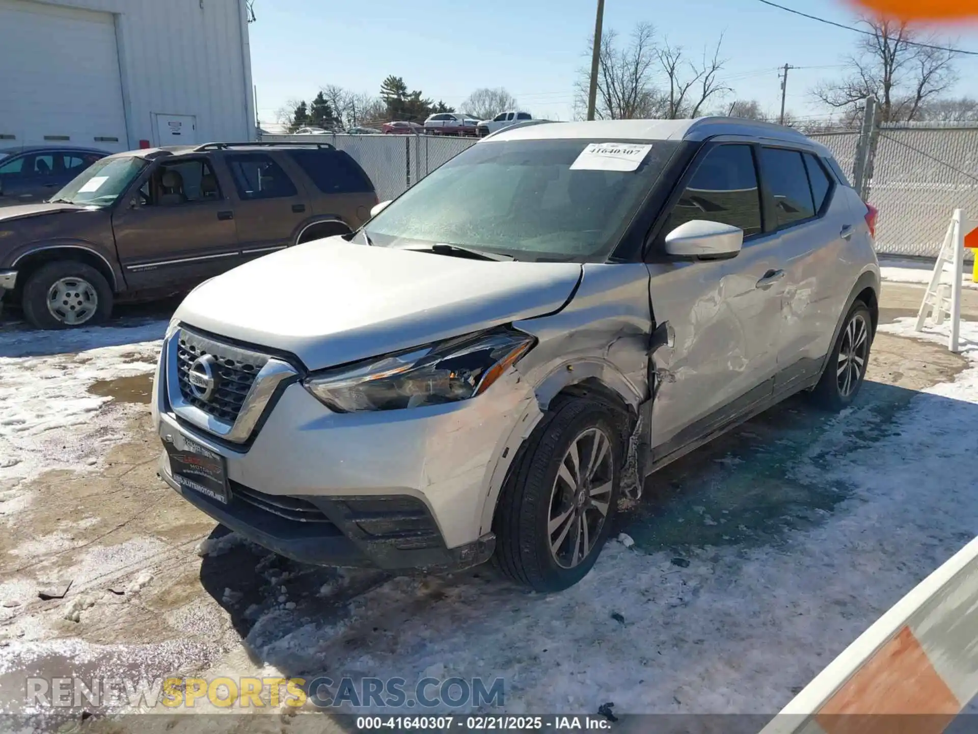 2 Photograph of a damaged car 3N1CP5CU5KL498273 NISSAN KICKS 2019